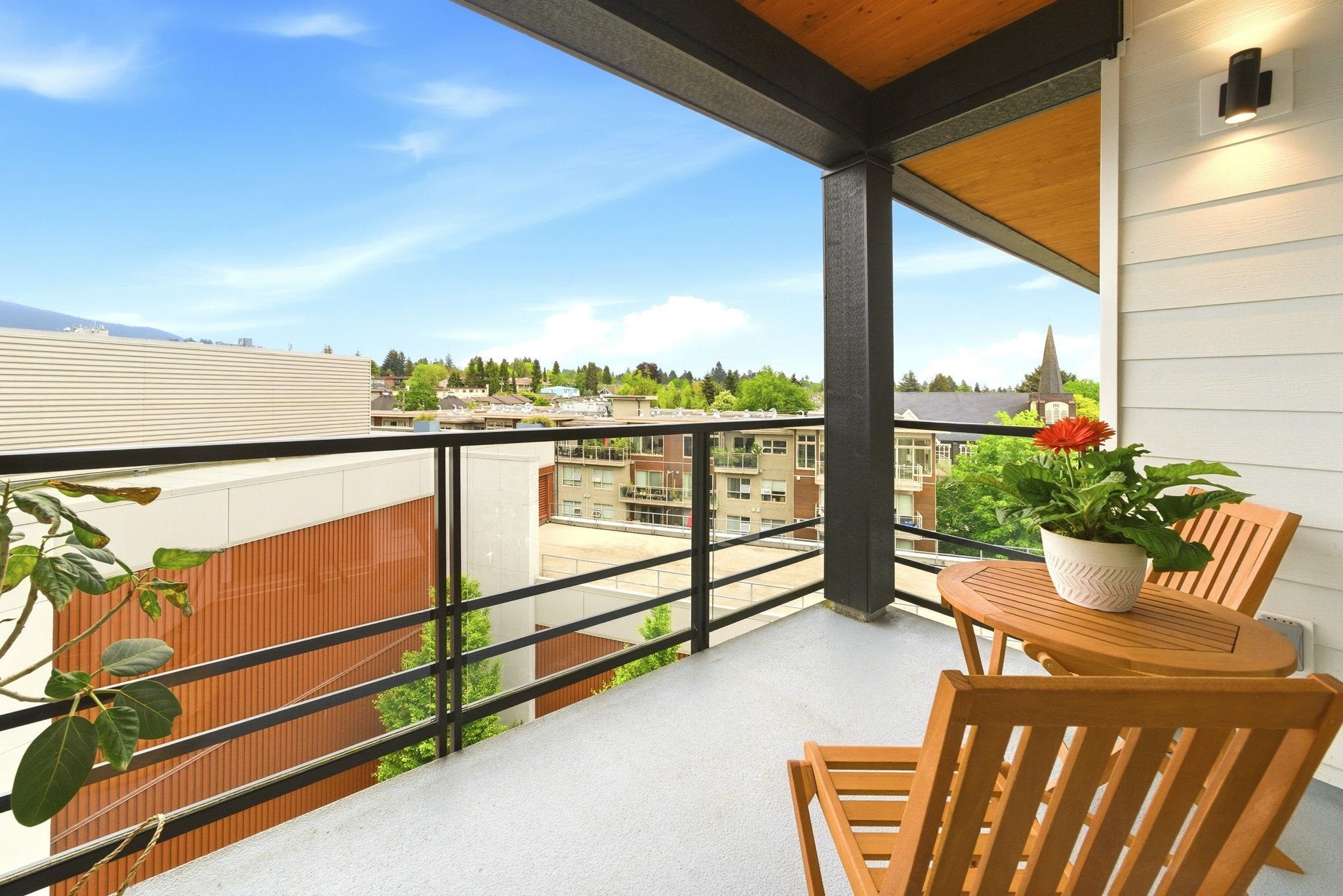 607-128 8Th Street E, North Vancouver, BC
