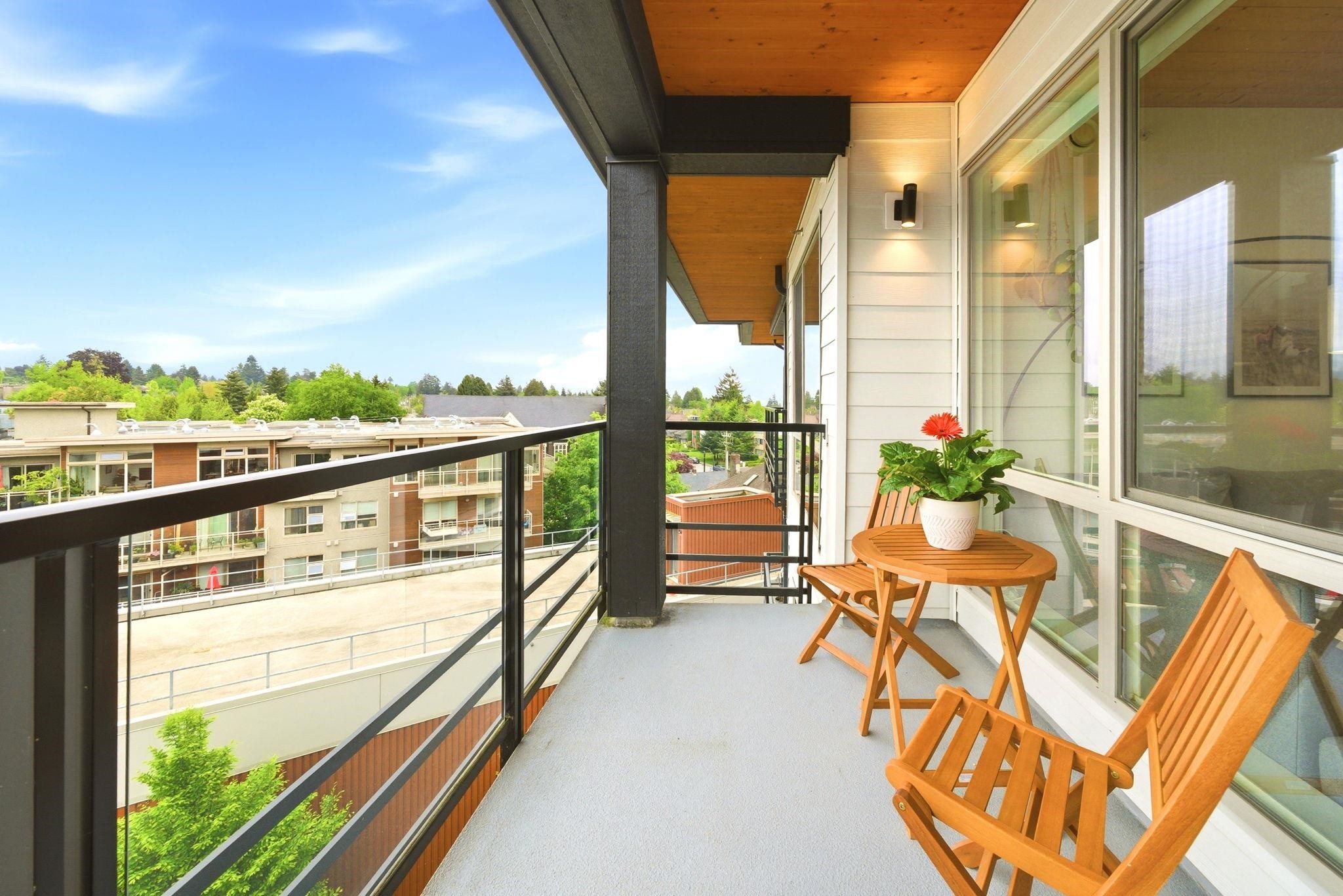 607-128 8Th Street E, North Vancouver, BC