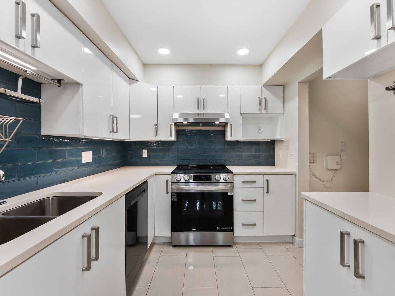 3138 4Th Avenue W, Vancouver, BC