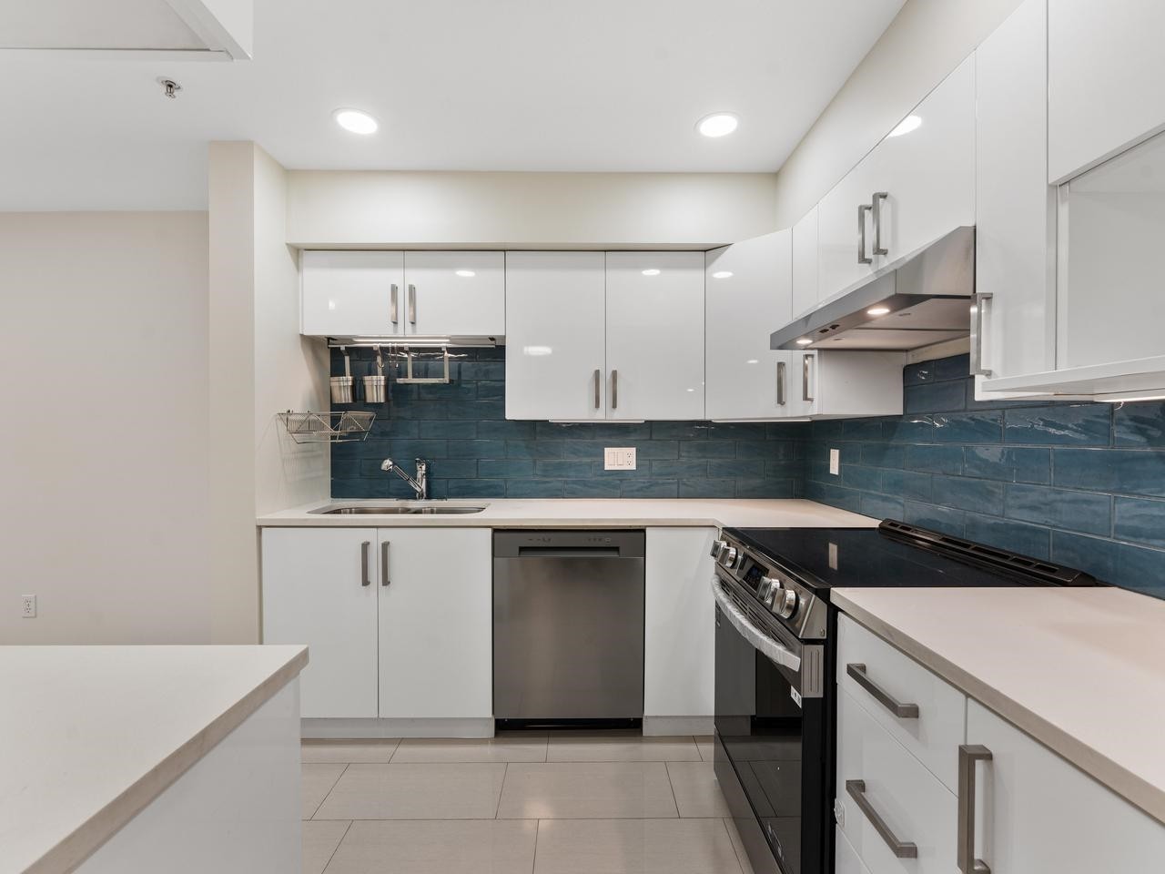 3138 4Th Avenue W, Vancouver, BC