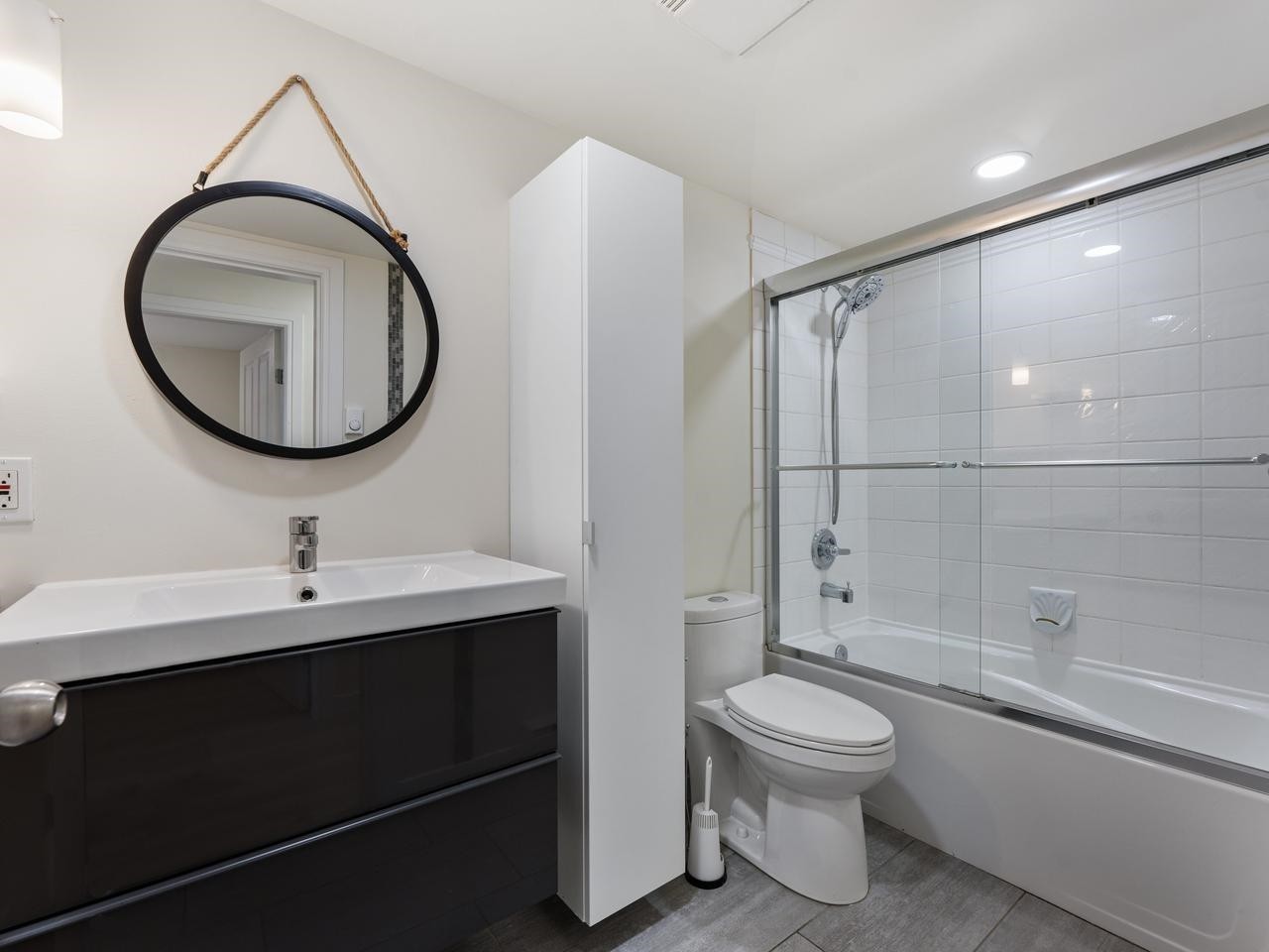 3138 4Th Avenue W, Vancouver, BC