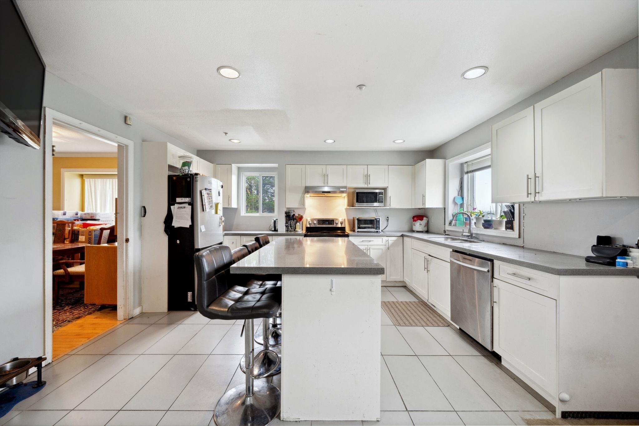 3298 2Nd Avenue E, Vancouver, BC