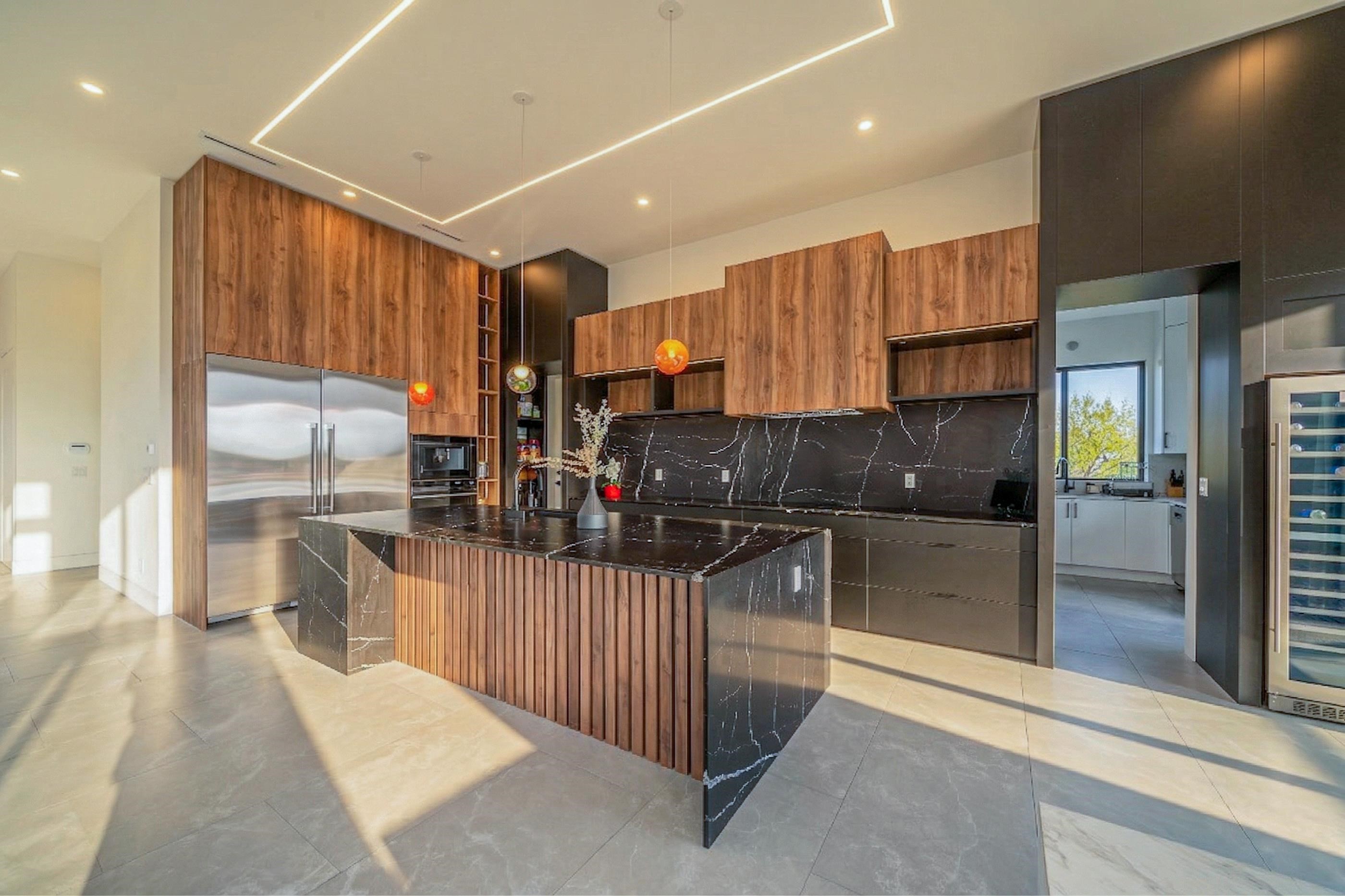 11500 Blundell Road, Richmond, BC - Indoor Photo Showing Kitchen