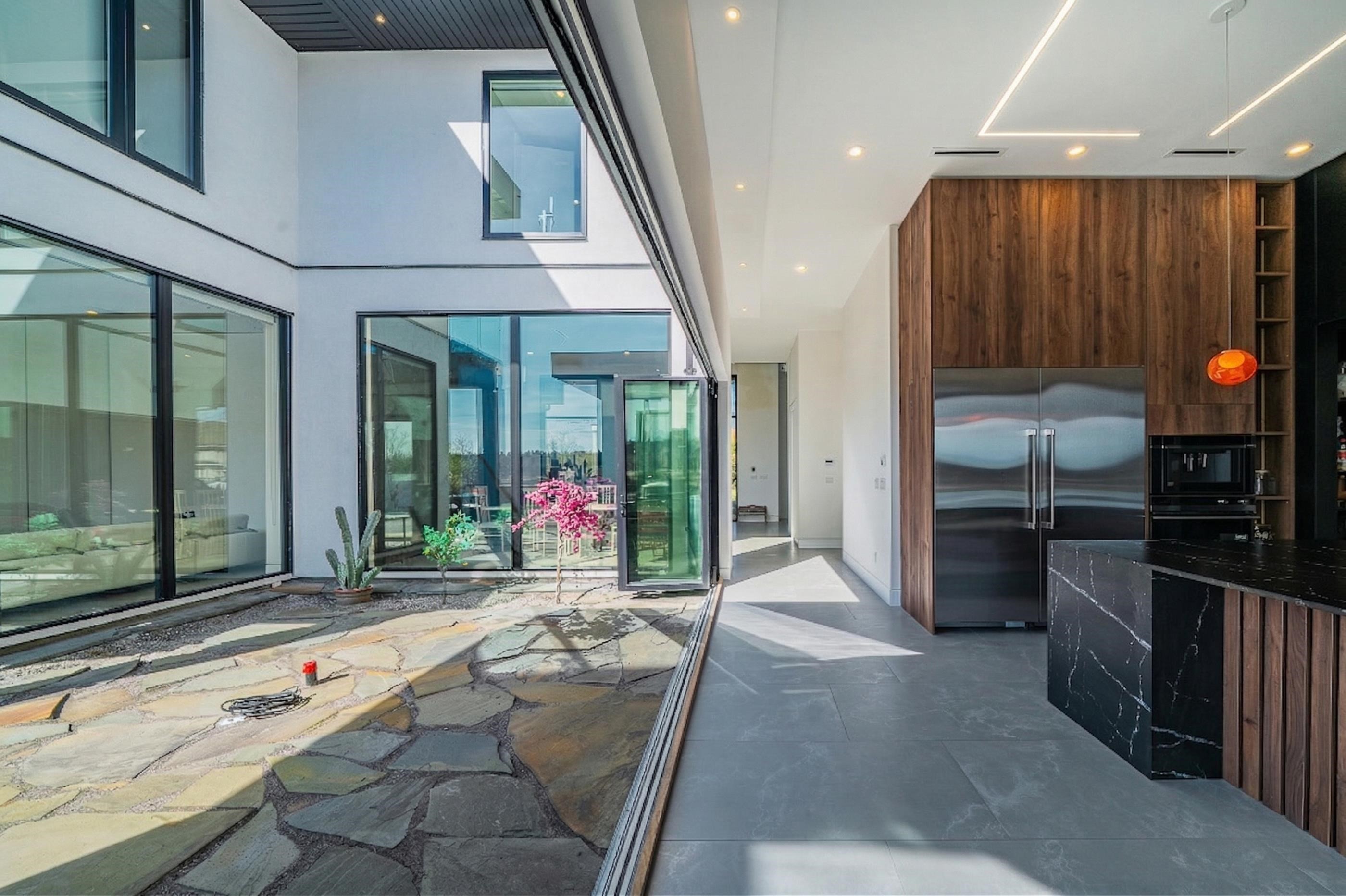 11500 Blundell Road, Richmond, BC - Indoor Photo Showing Other Room