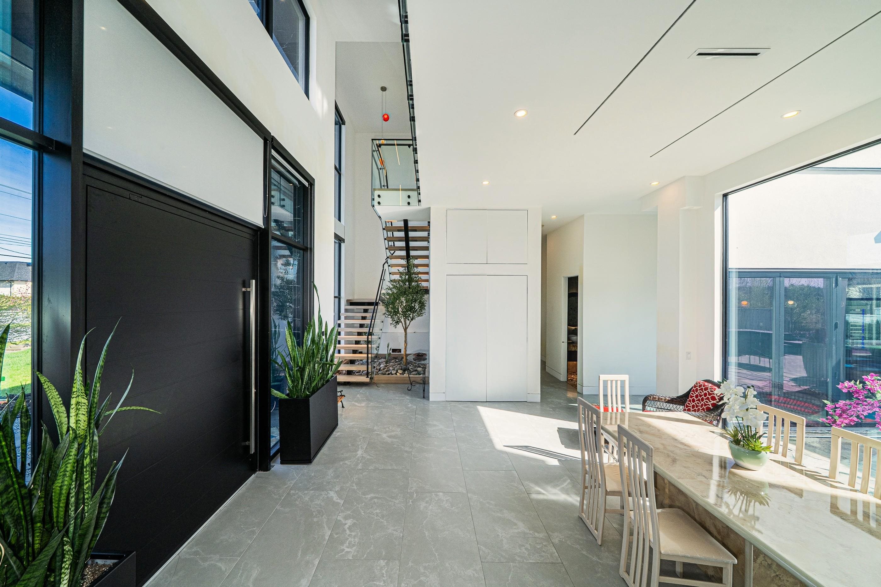 11500 Blundell Road, Richmond, BC - Indoor