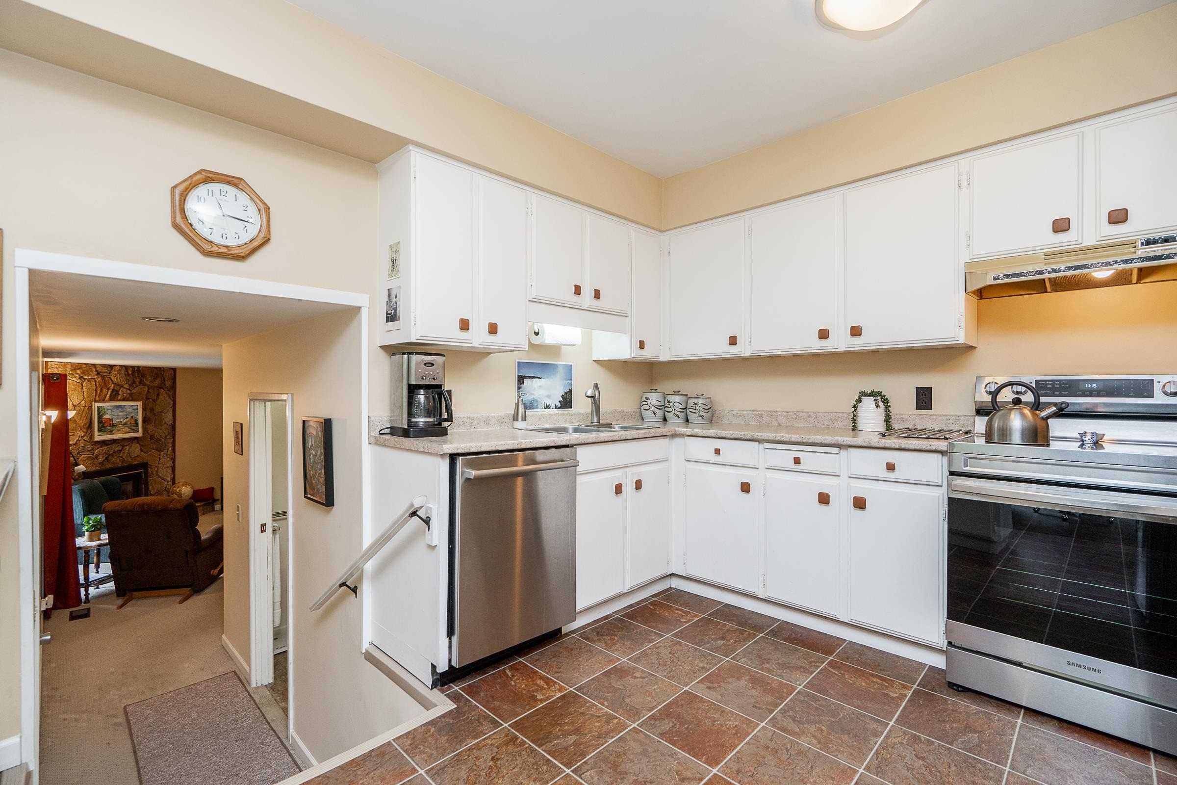 612 Hillcrest Street, Coquitlam, BC