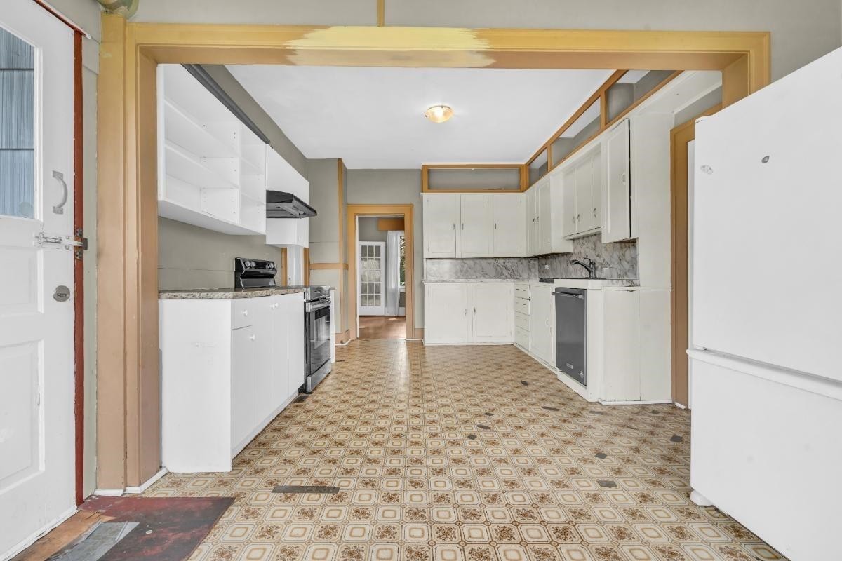 1775 Cedar Crescent, Vancouver, BC - Indoor Photo Showing Kitchen