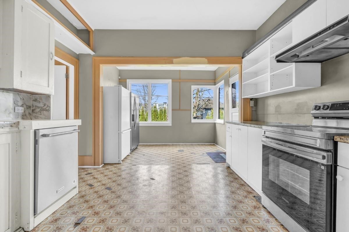 1775 Cedar Crescent, Vancouver, BC - Indoor Photo Showing Kitchen