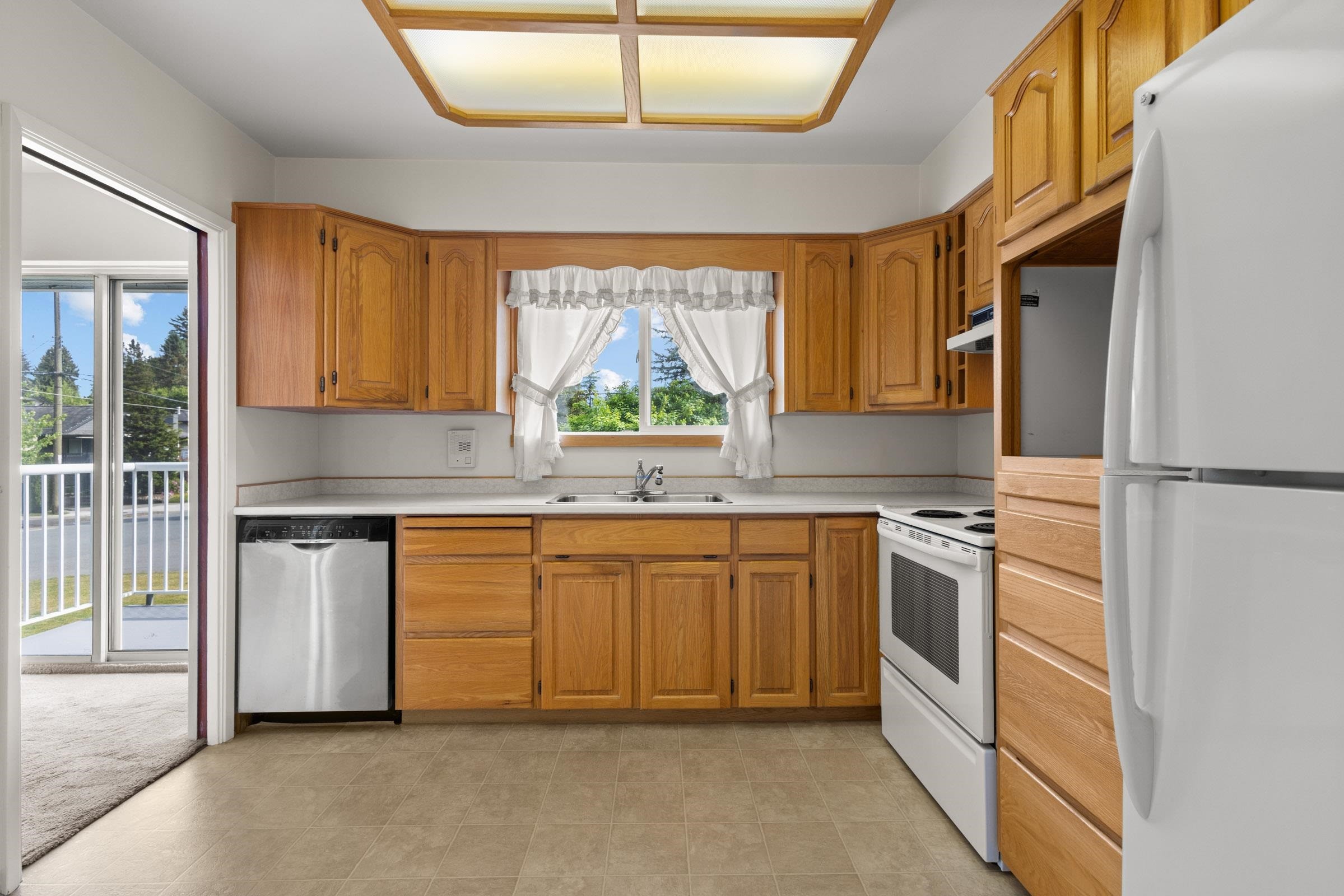 929 Grover Avenue, Coquitlam, BC