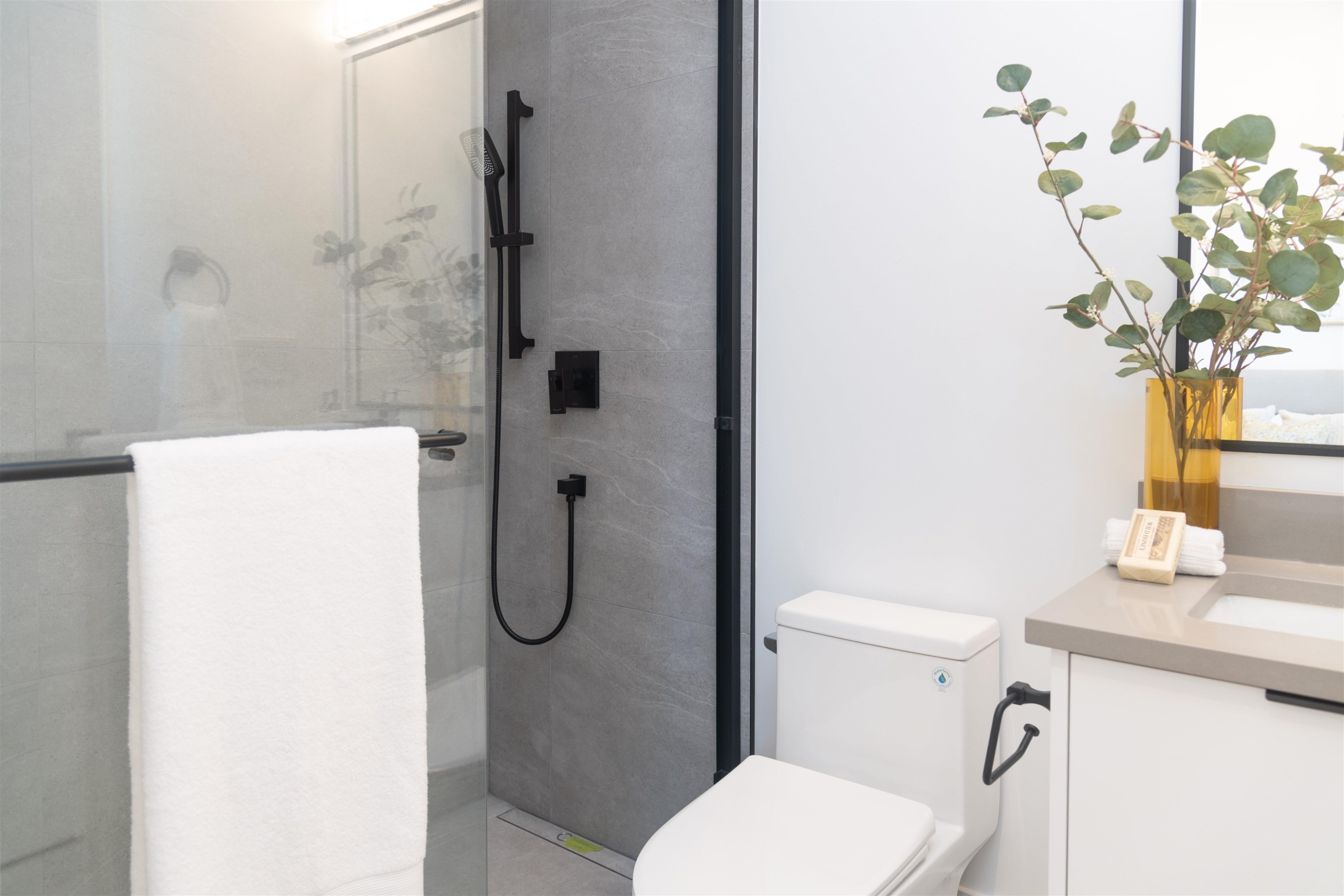 9251 Kilby Street, Richmond, BC - Indoor Photo Showing Bathroom