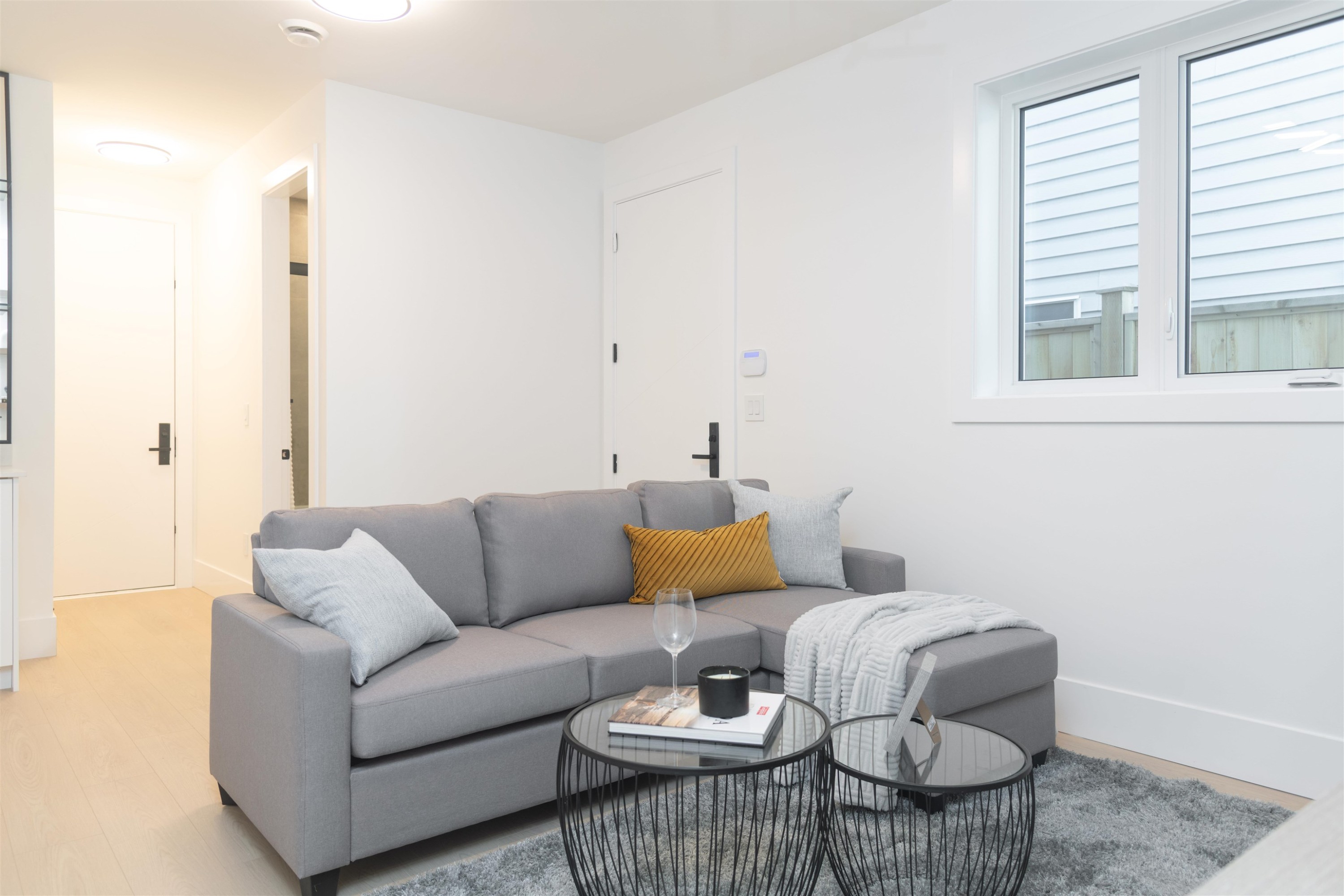 9251 Kilby Street, Richmond, BC - Indoor Photo Showing Living Room