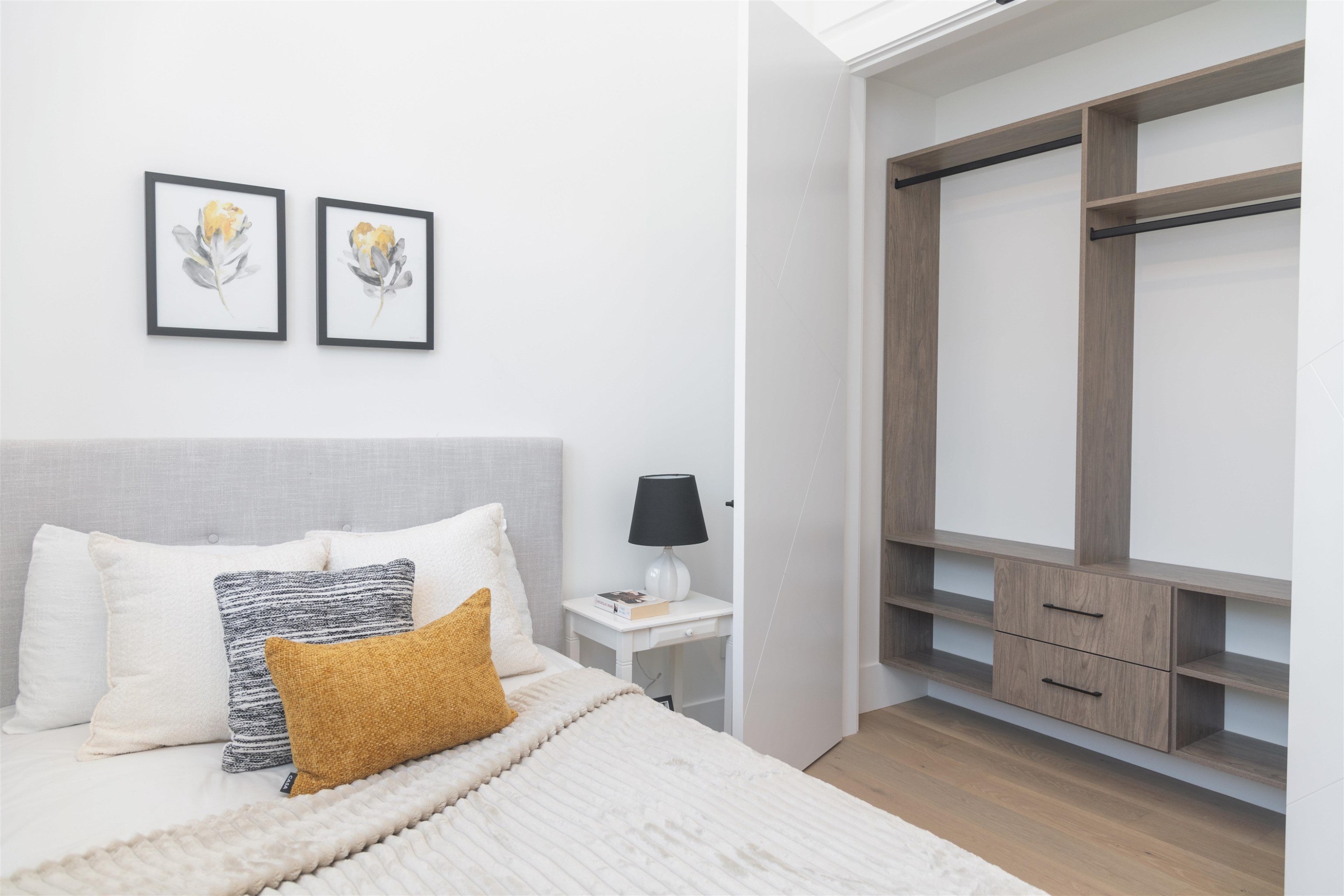 9251 Kilby Street, Richmond, BC - Indoor Photo Showing Bedroom