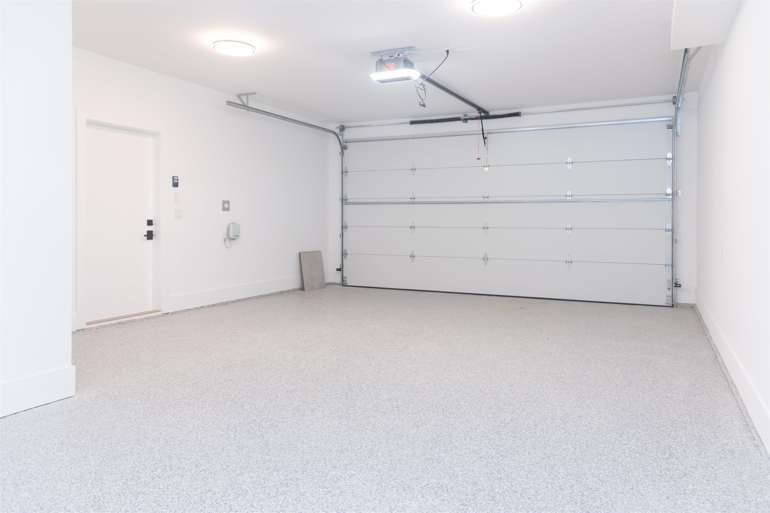 9251 Kilby Street, Richmond, BC - Indoor Photo Showing Garage