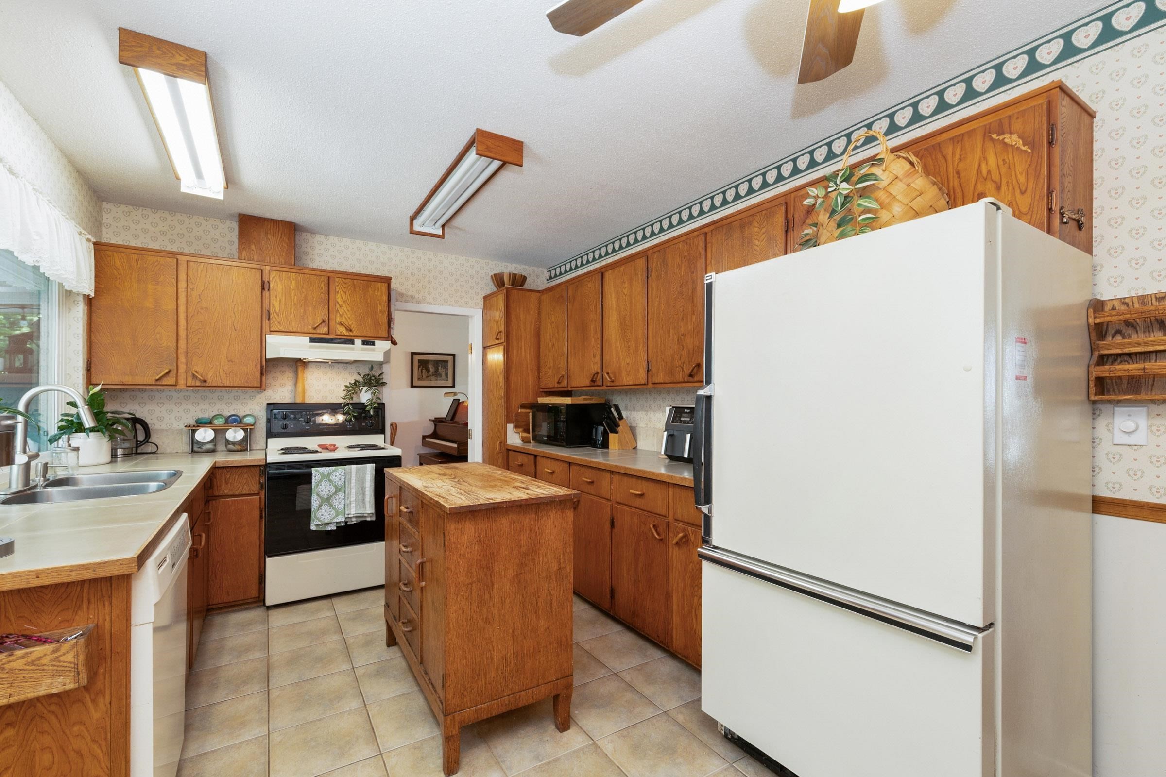 160 Harvard Drive, Port Moody, BC