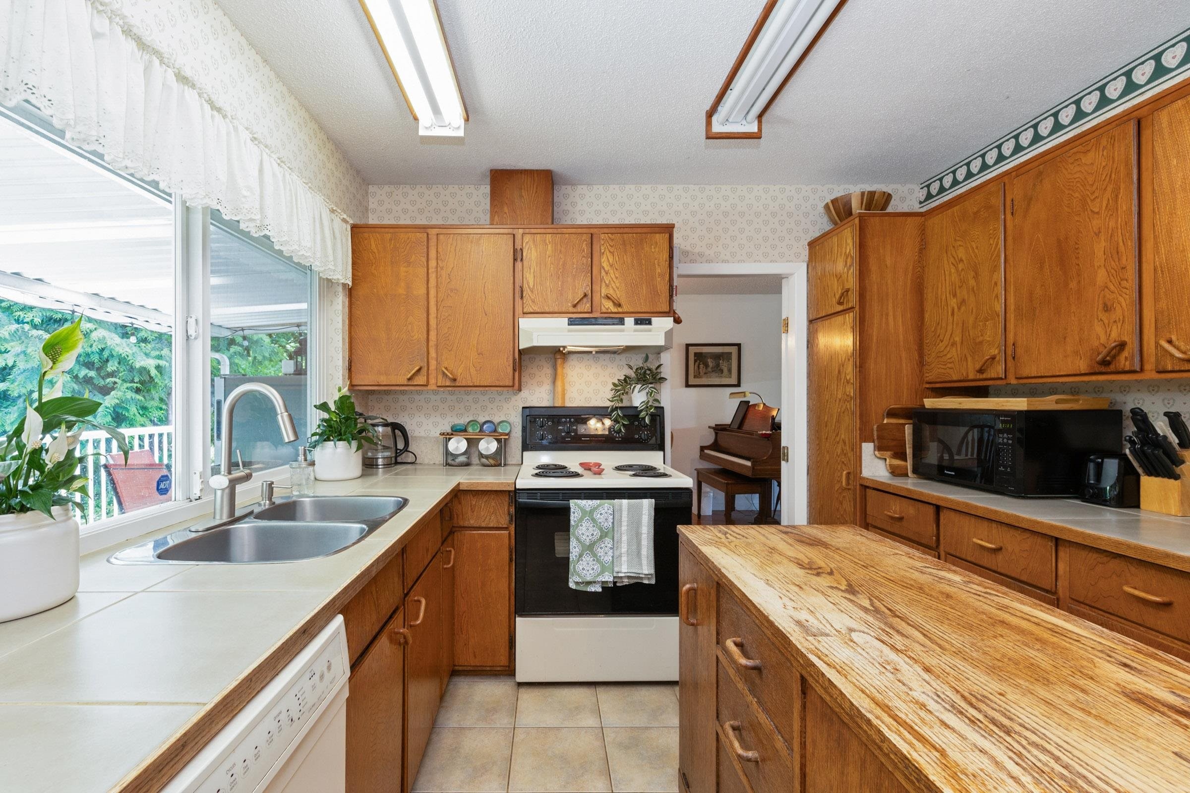 160 Harvard Drive, Port Moody, BC