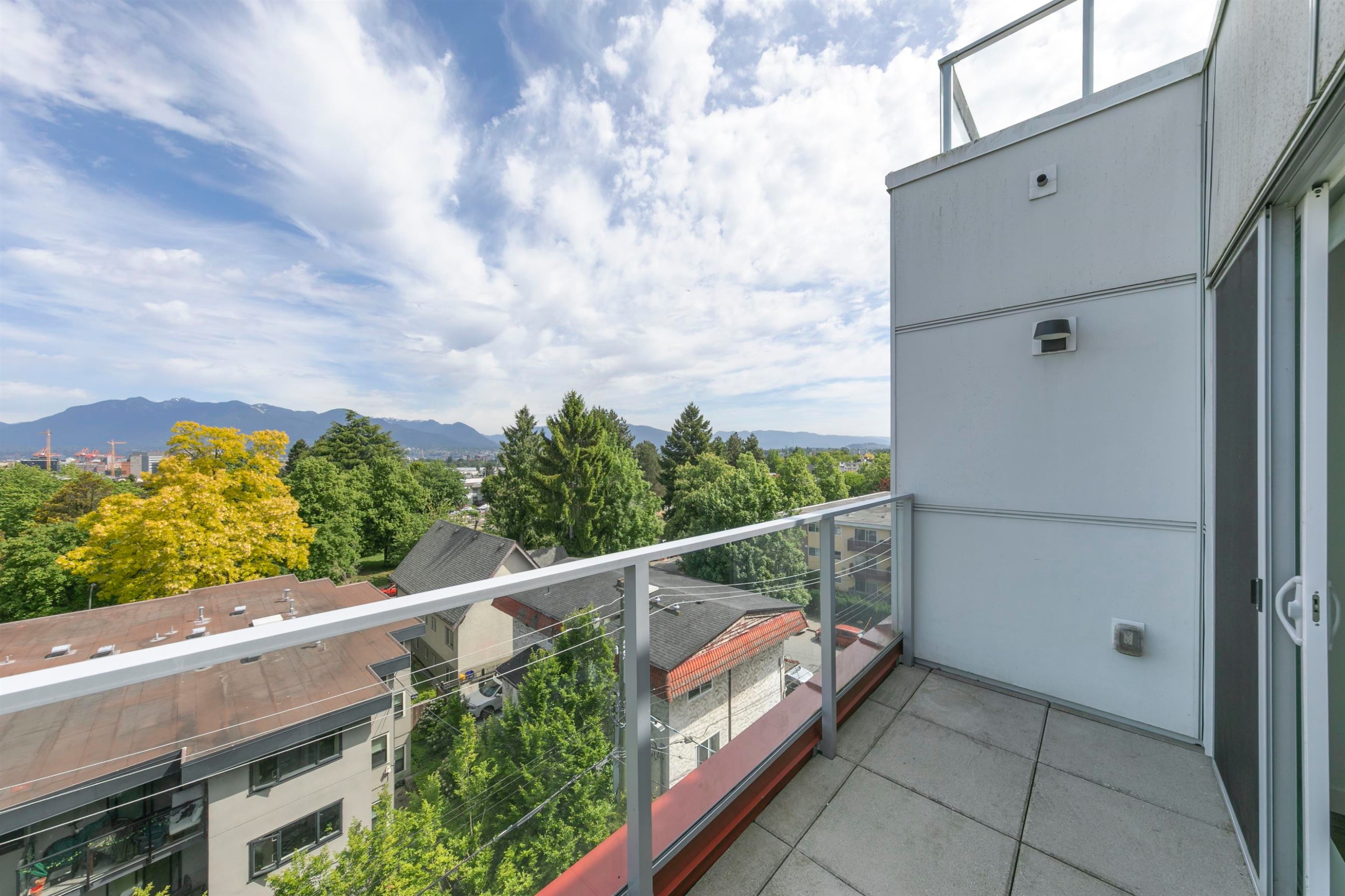 501-379 Broadway E, Vancouver, BC