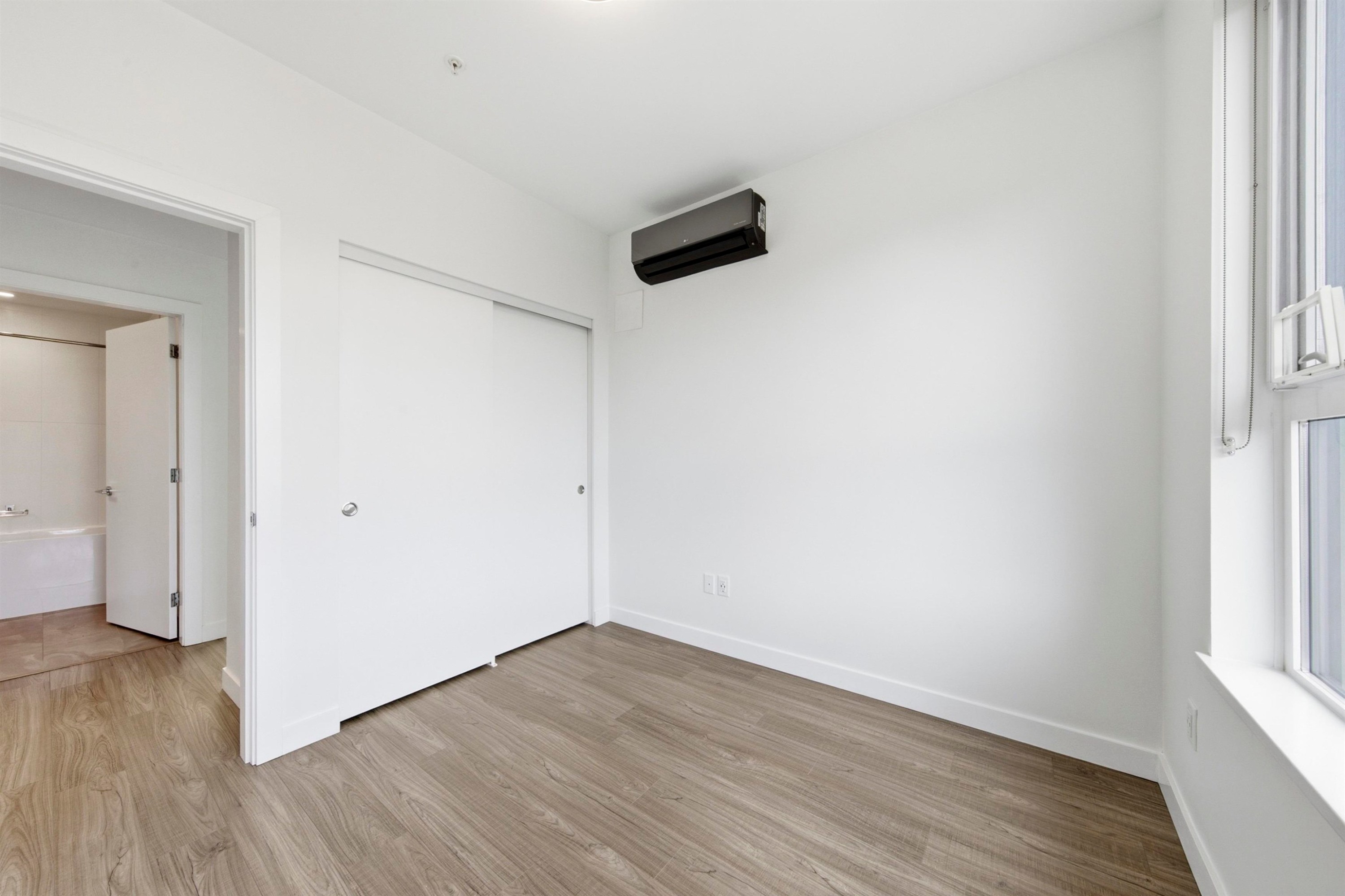 501-379 Broadway E, Vancouver, BC