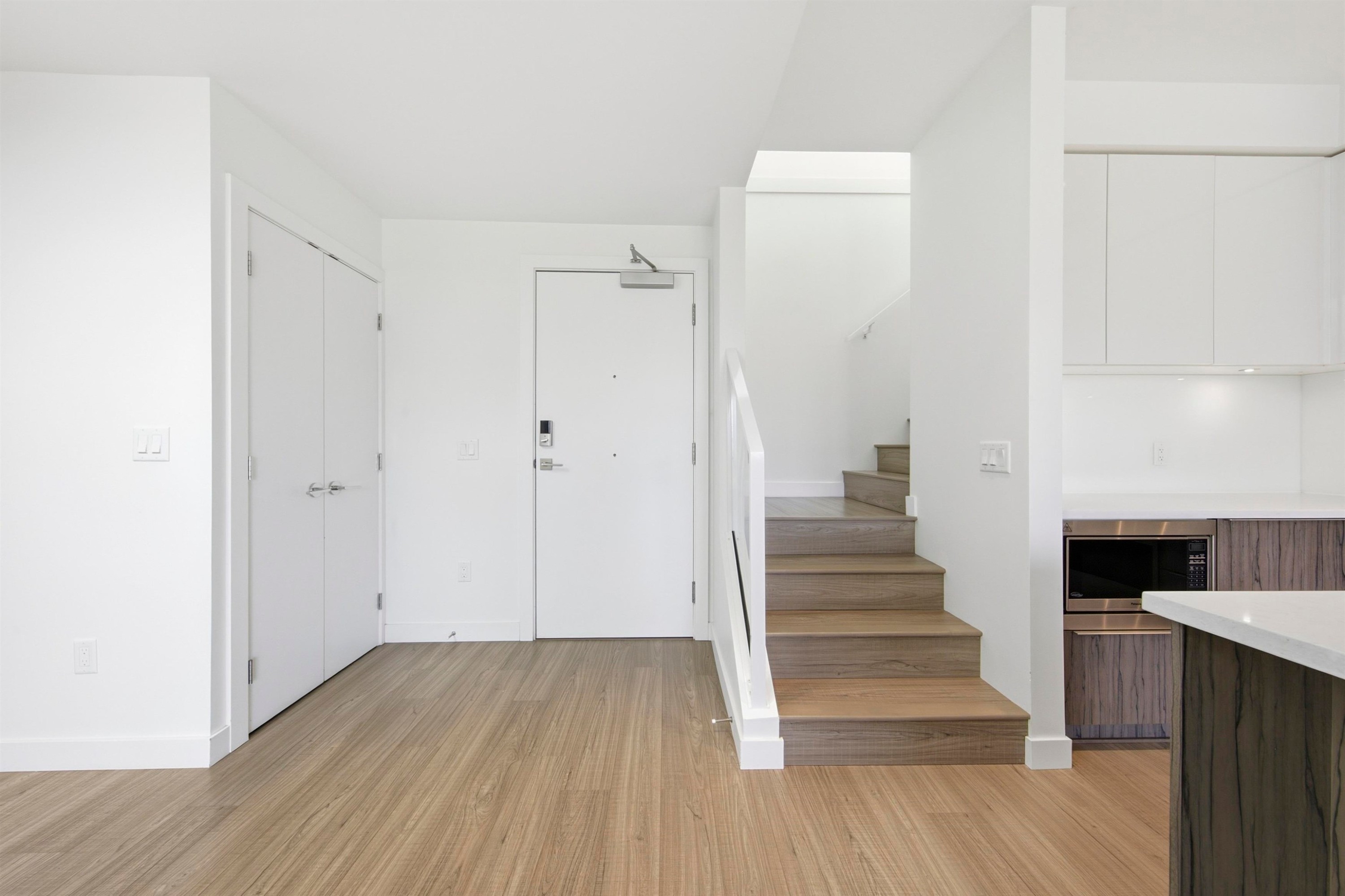501-379 Broadway E, Vancouver, BC