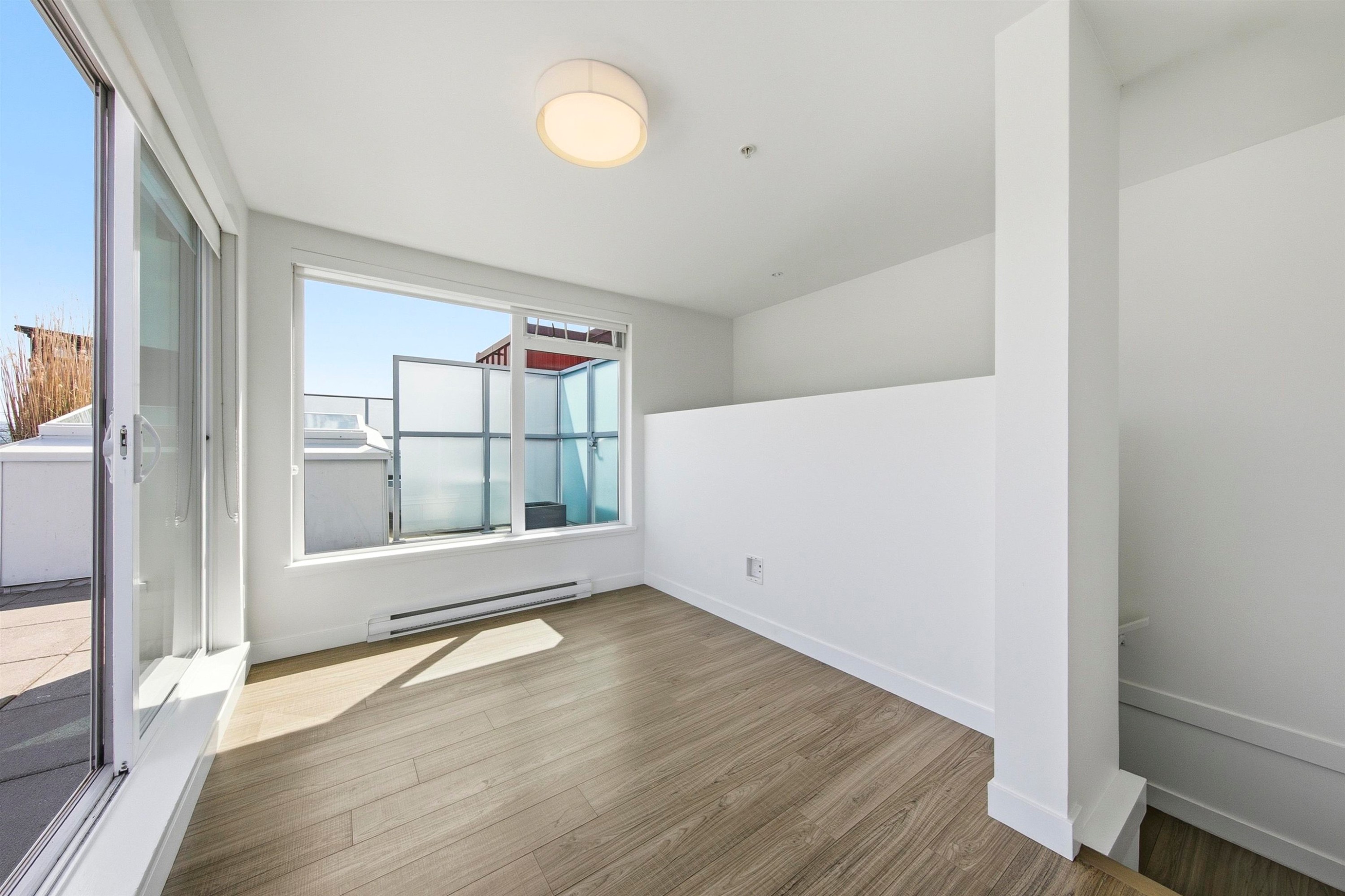 501-379 Broadway E, Vancouver, BC