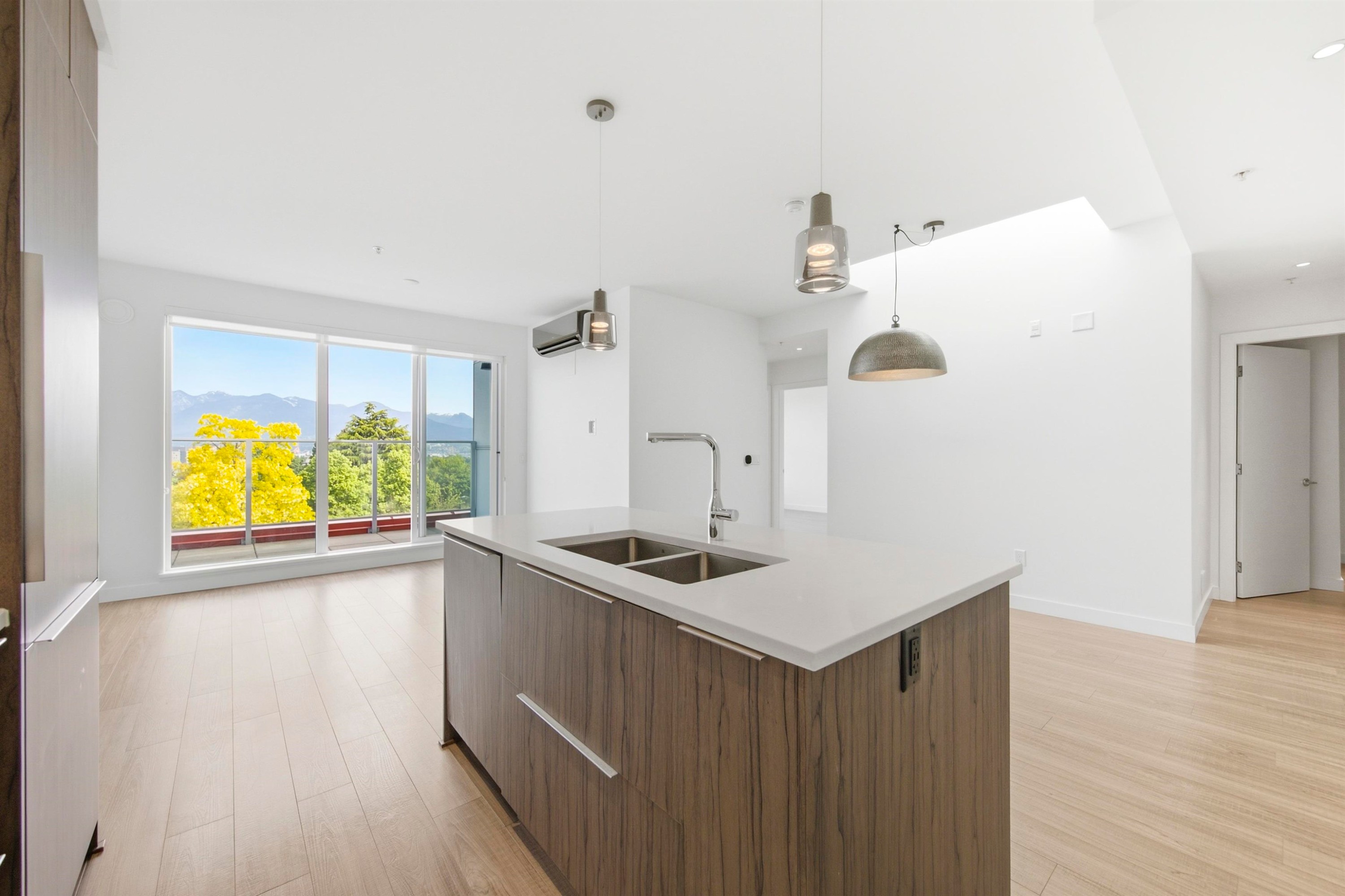 501-379 Broadway E, Vancouver, BC