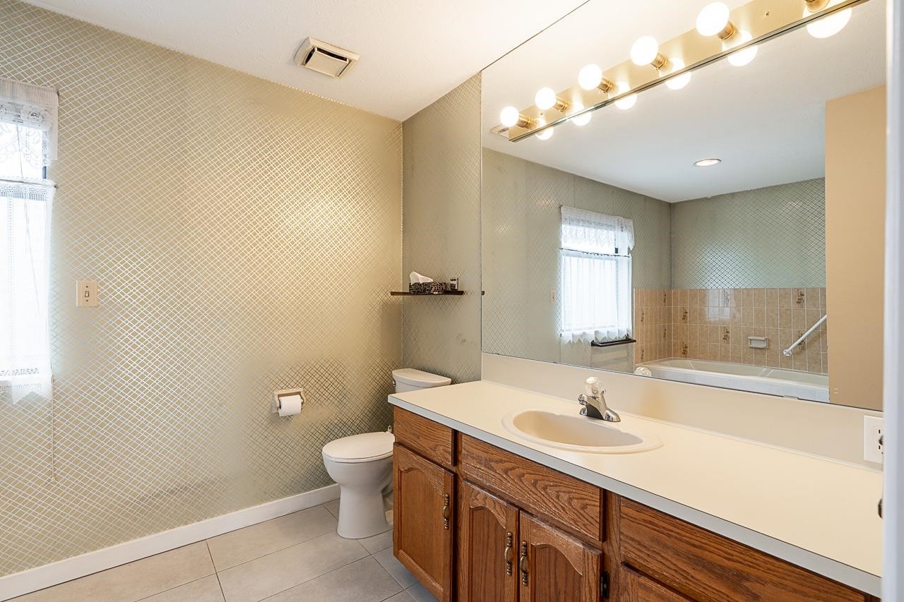 2235 16Th Avenue W, Vancouver, BC