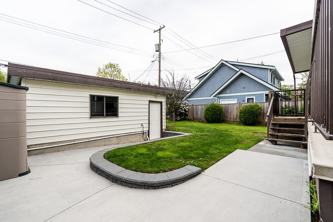 2235 16Th Avenue W, Vancouver, BC