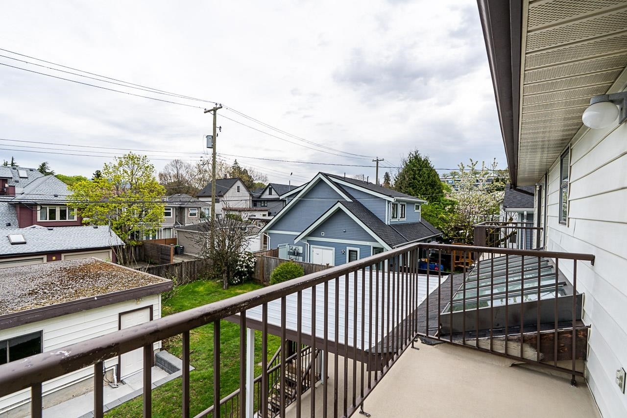2235 16Th Avenue W, Vancouver, BC