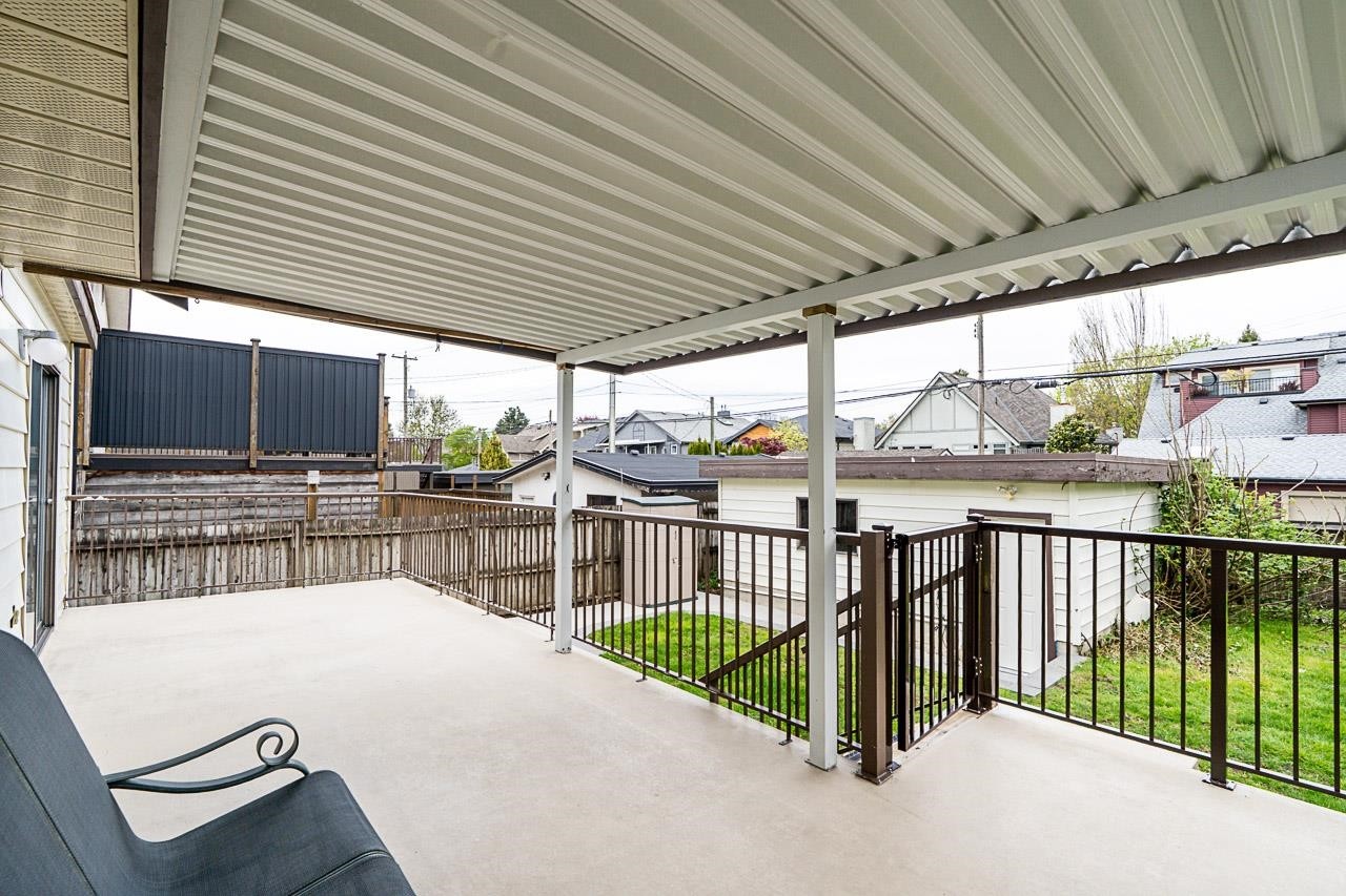 2235 16Th Avenue W, Vancouver, BC