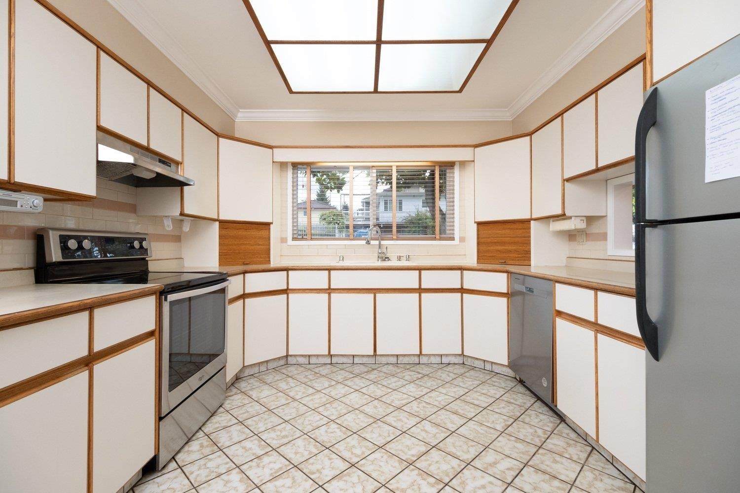 775 Esmond Avenue, Burnaby, BC