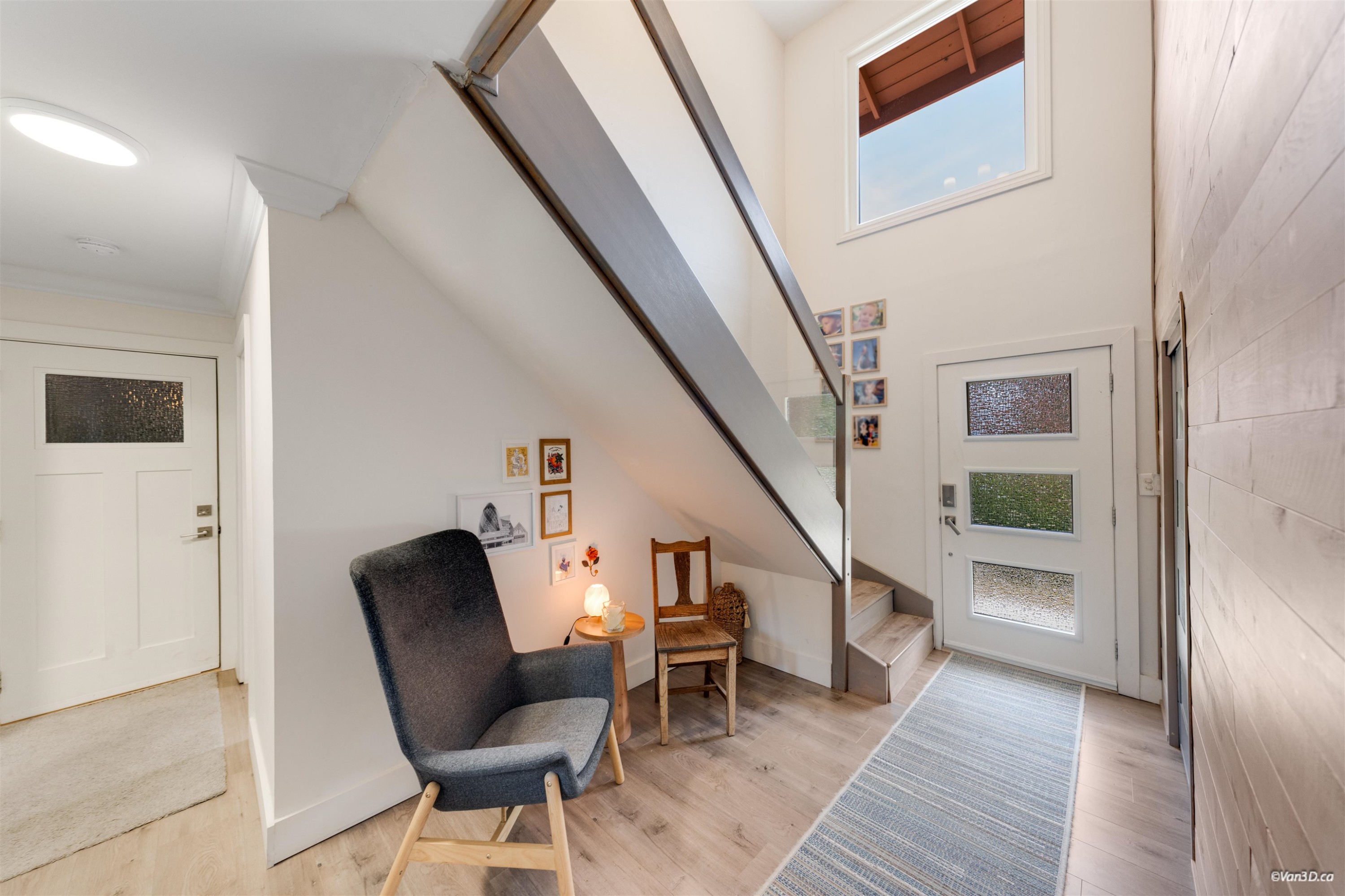 3907 Bayridge Place, West Vancouver, BC