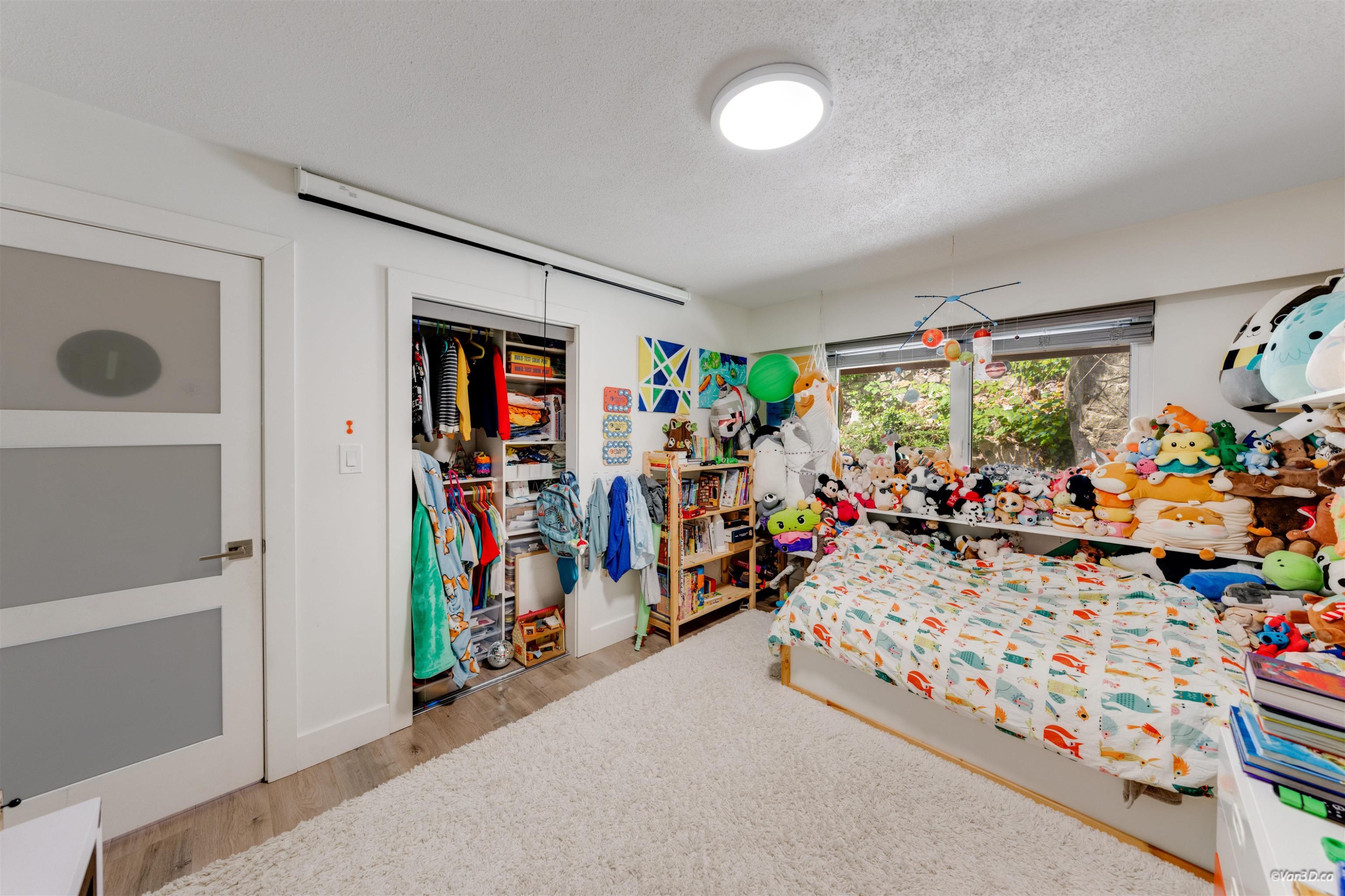 3907 Bayridge Place, West Vancouver, BC