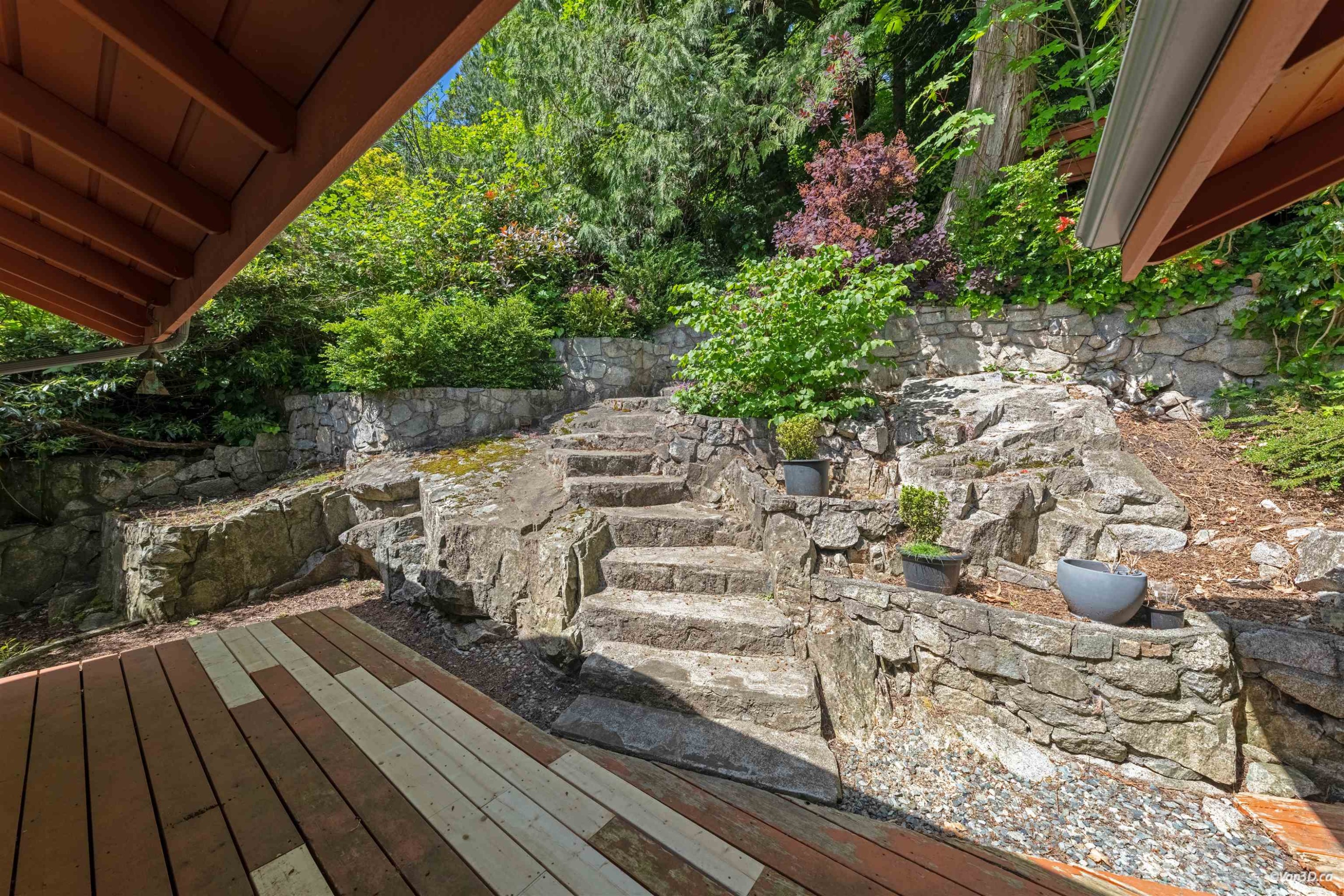 3907 Bayridge Place, West Vancouver, BC