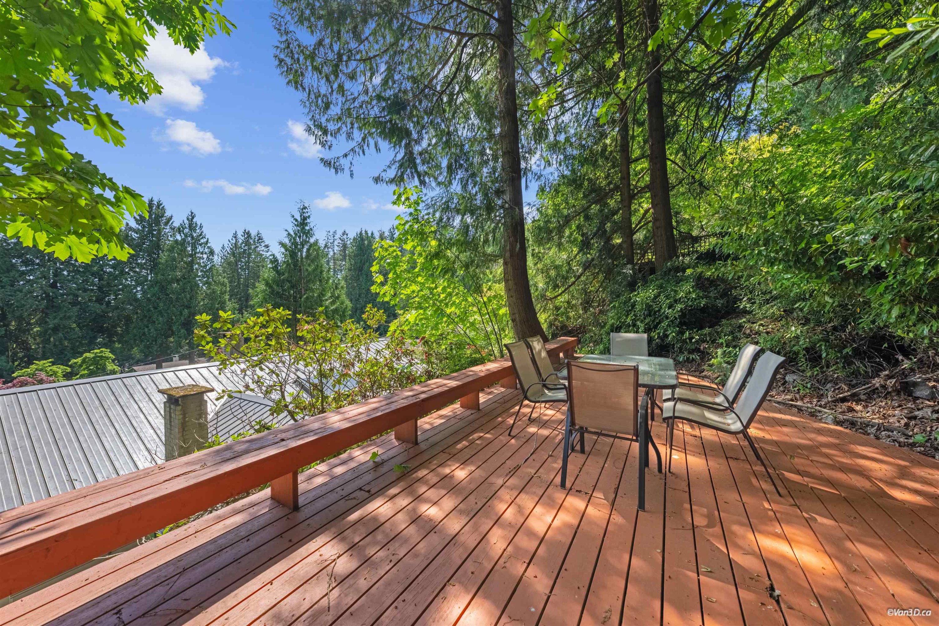 3907 Bayridge Place, West Vancouver, BC