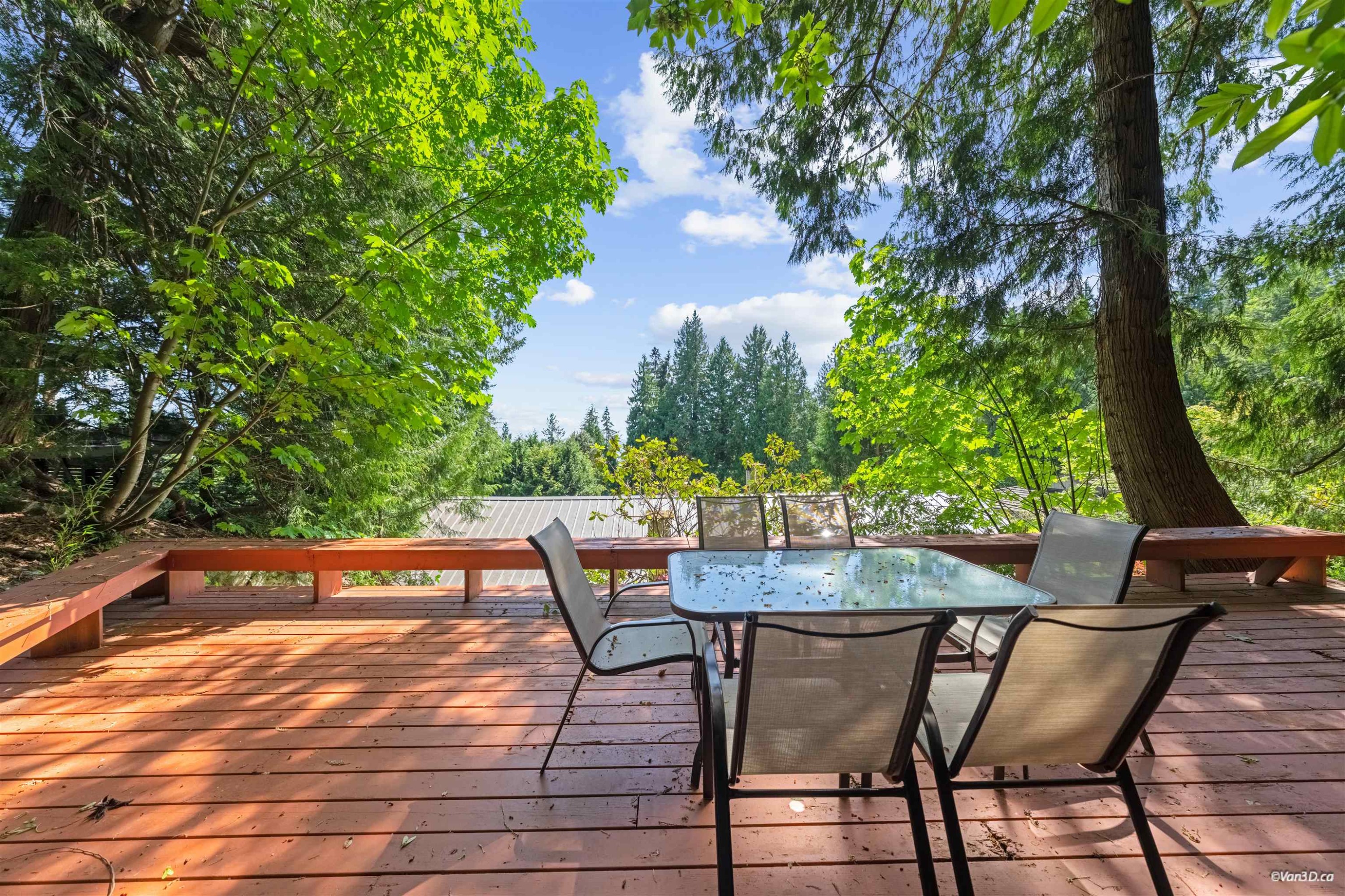 3907 Bayridge Place, West Vancouver, BC