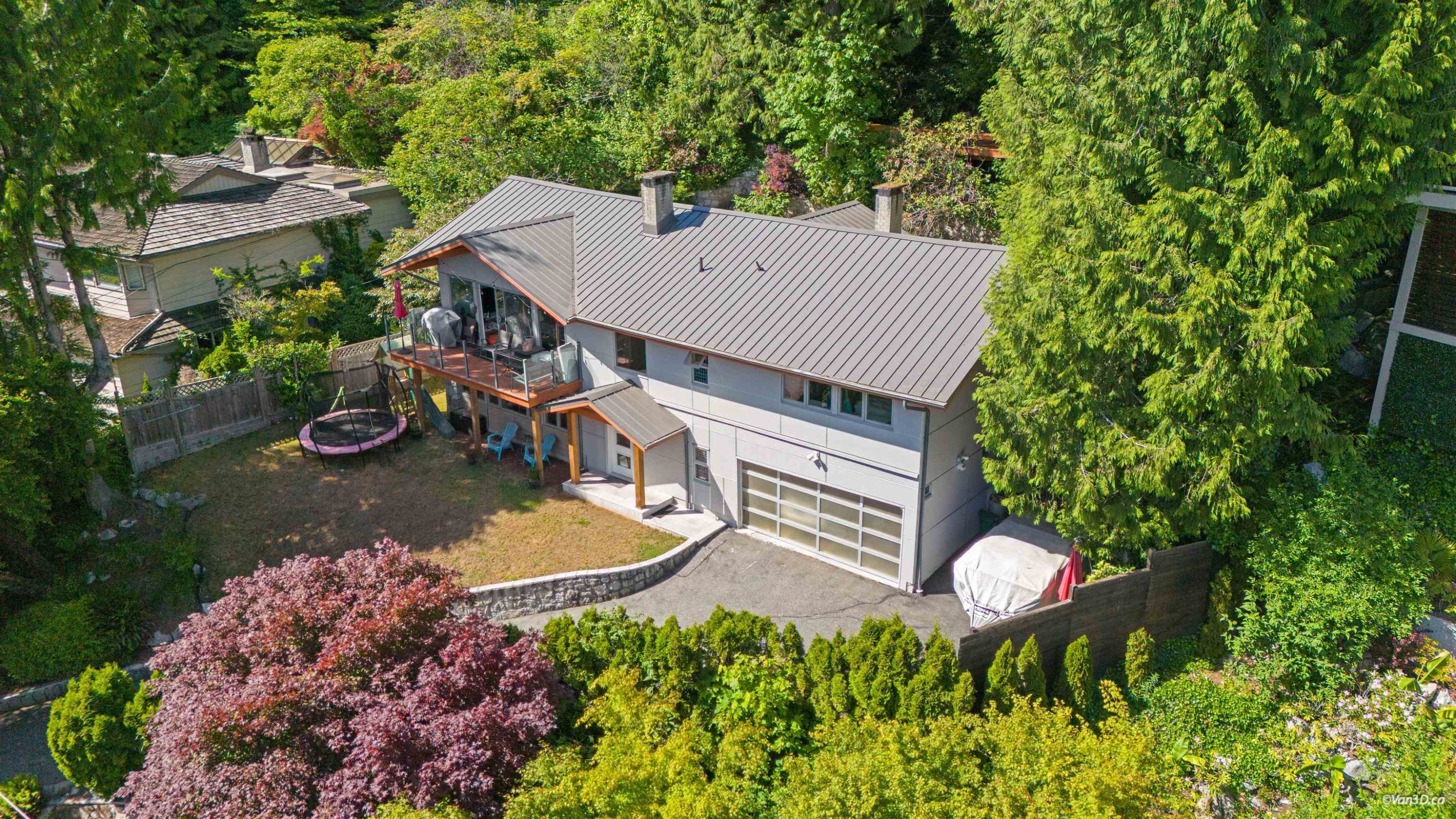 3907 Bayridge Place, West Vancouver, BC