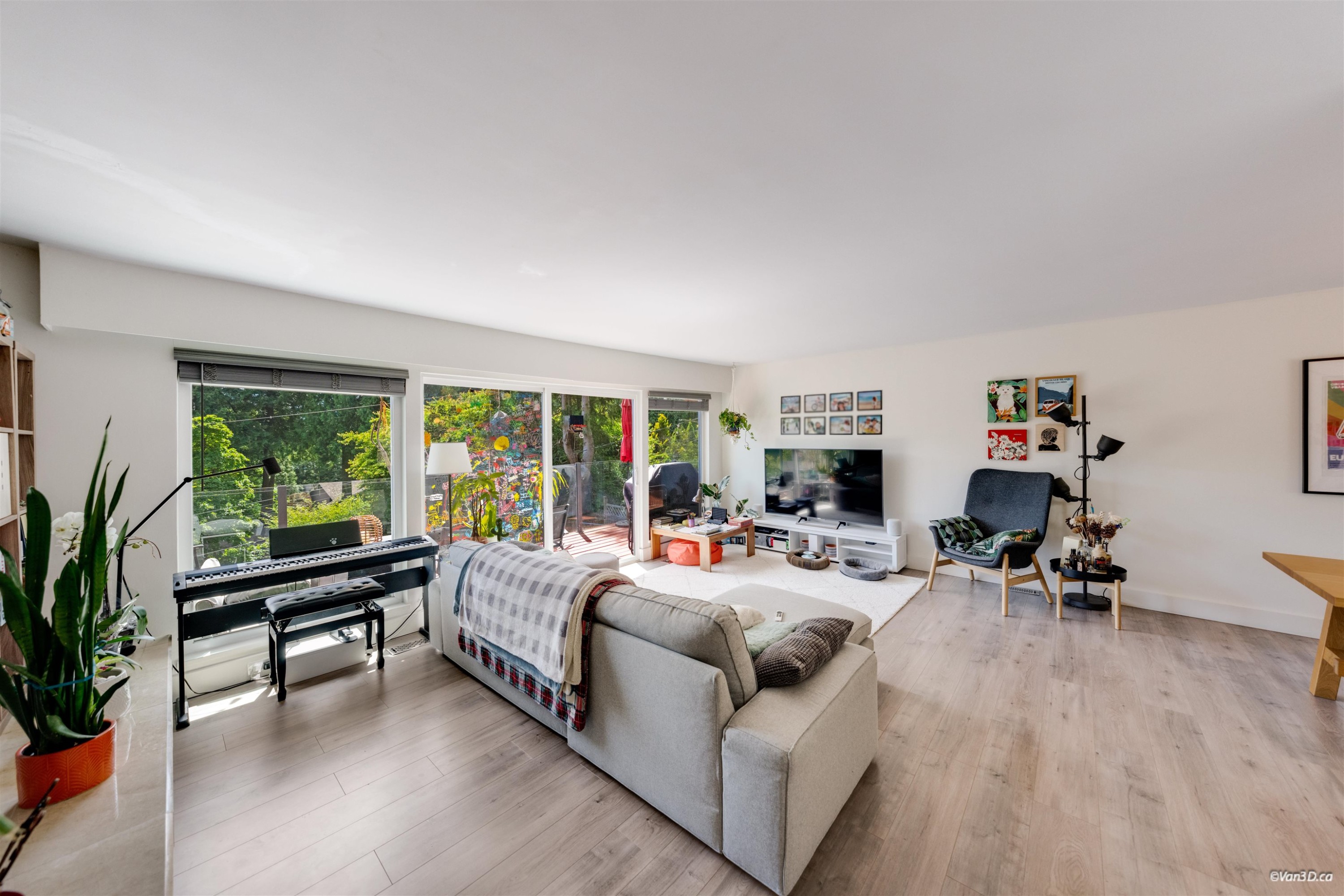 3907 Bayridge Place, West Vancouver, BC