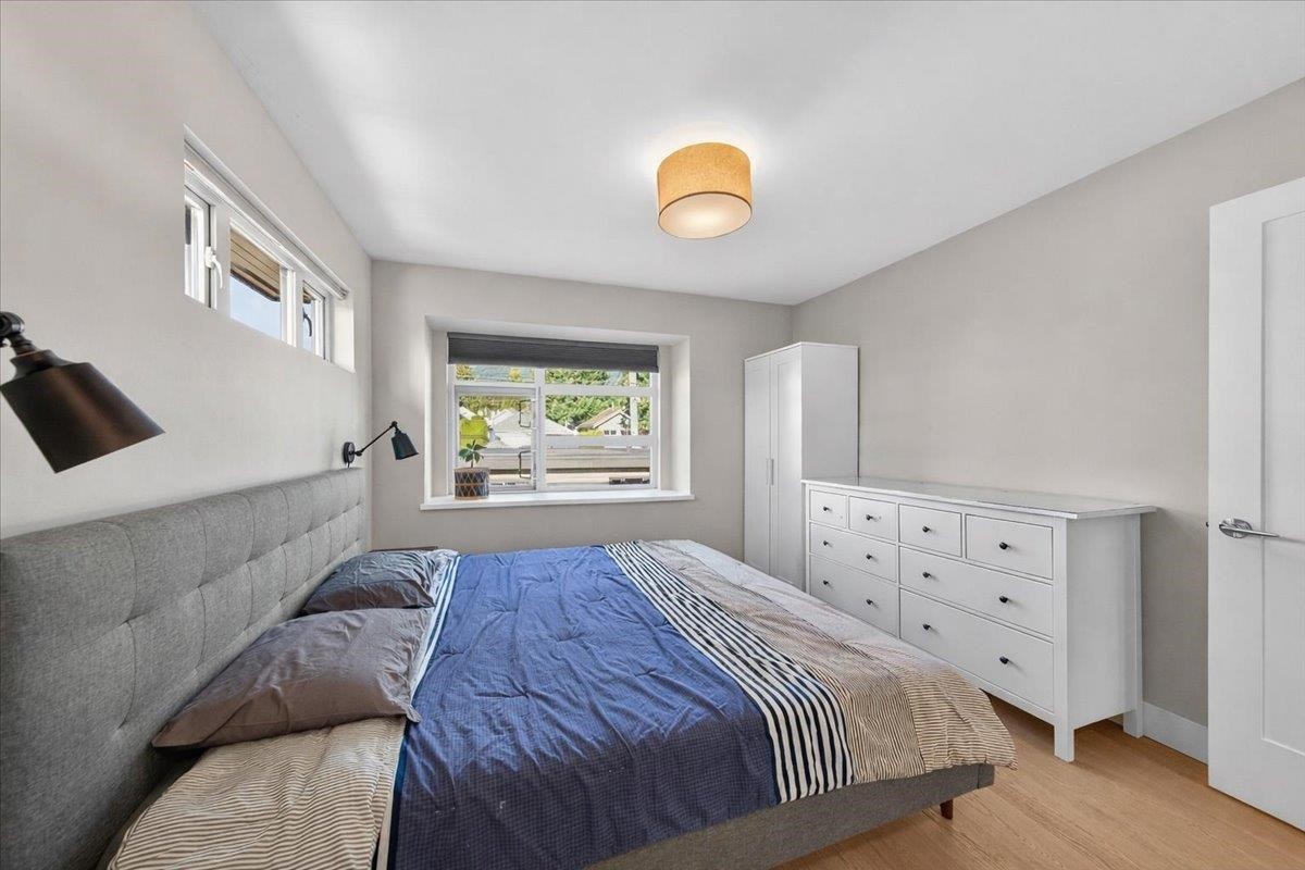 2-252 19Th Street E, North Vancouver, BC