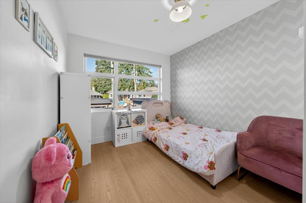 2-252 19Th Street E, North Vancouver, BC