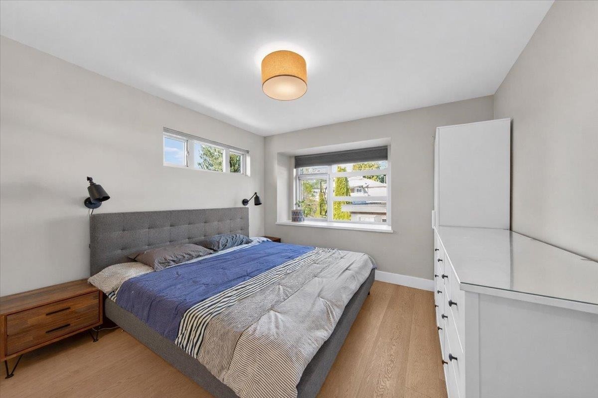2-252 19Th Street E, North Vancouver, BC