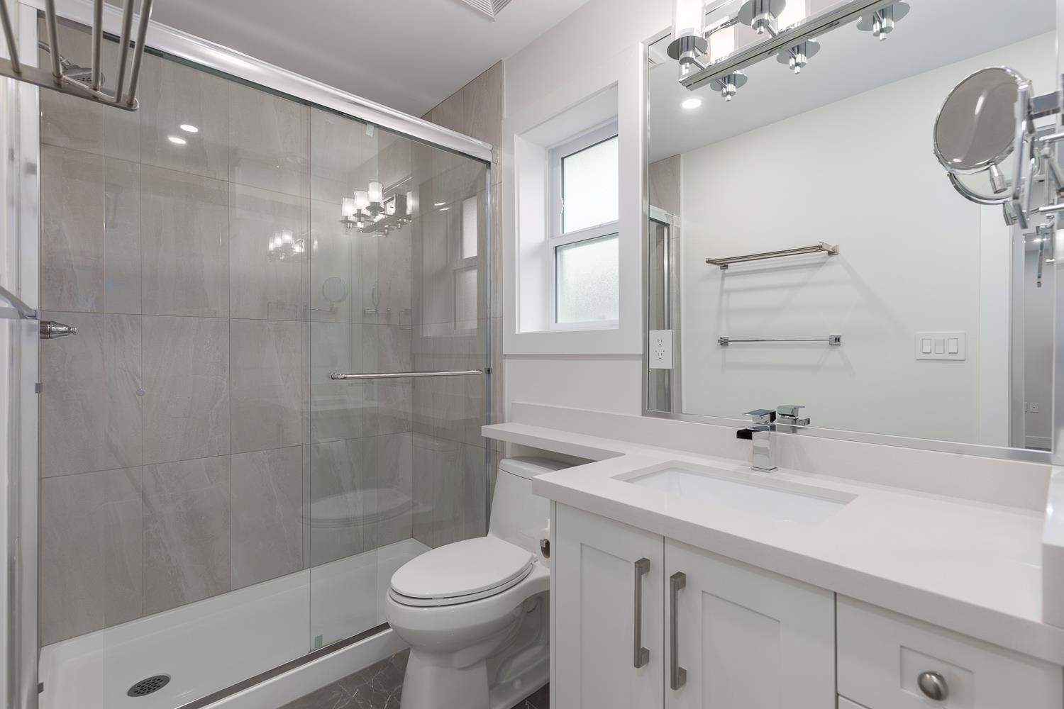 2255 35Th Avenue E, Vancouver, BC