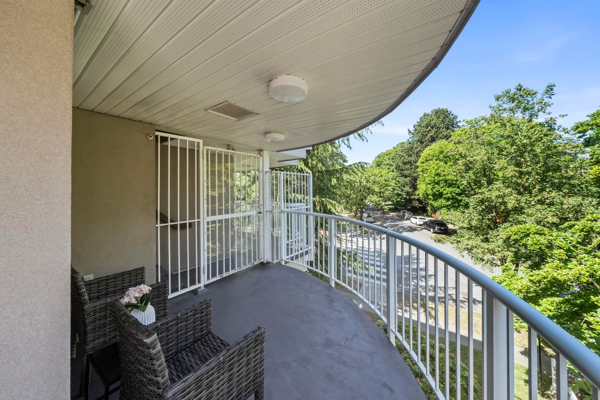 302-1406 73Rd Avenue W, Vancouver, BC