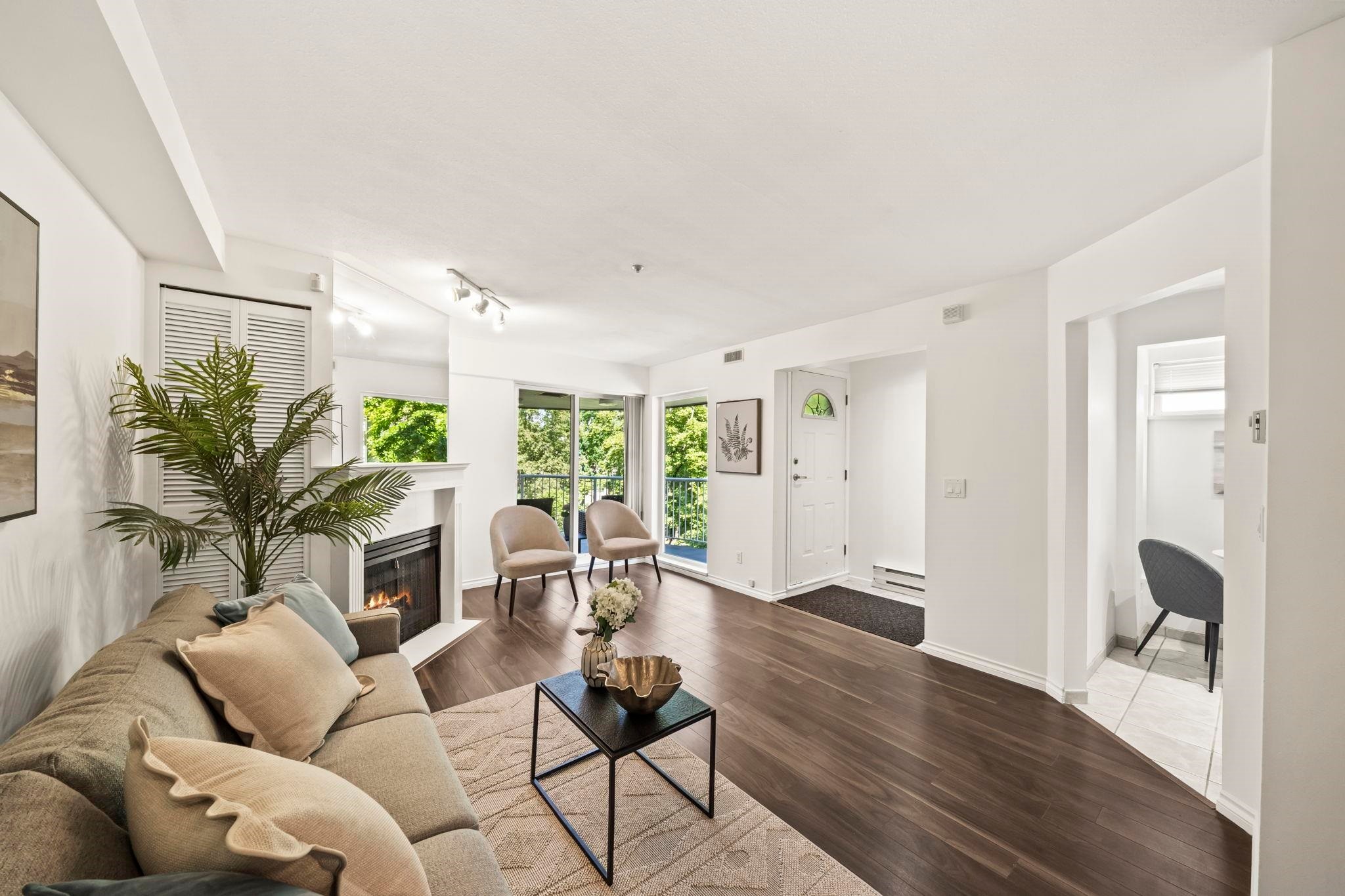 302-1406 73Rd Avenue W, Vancouver, BC
