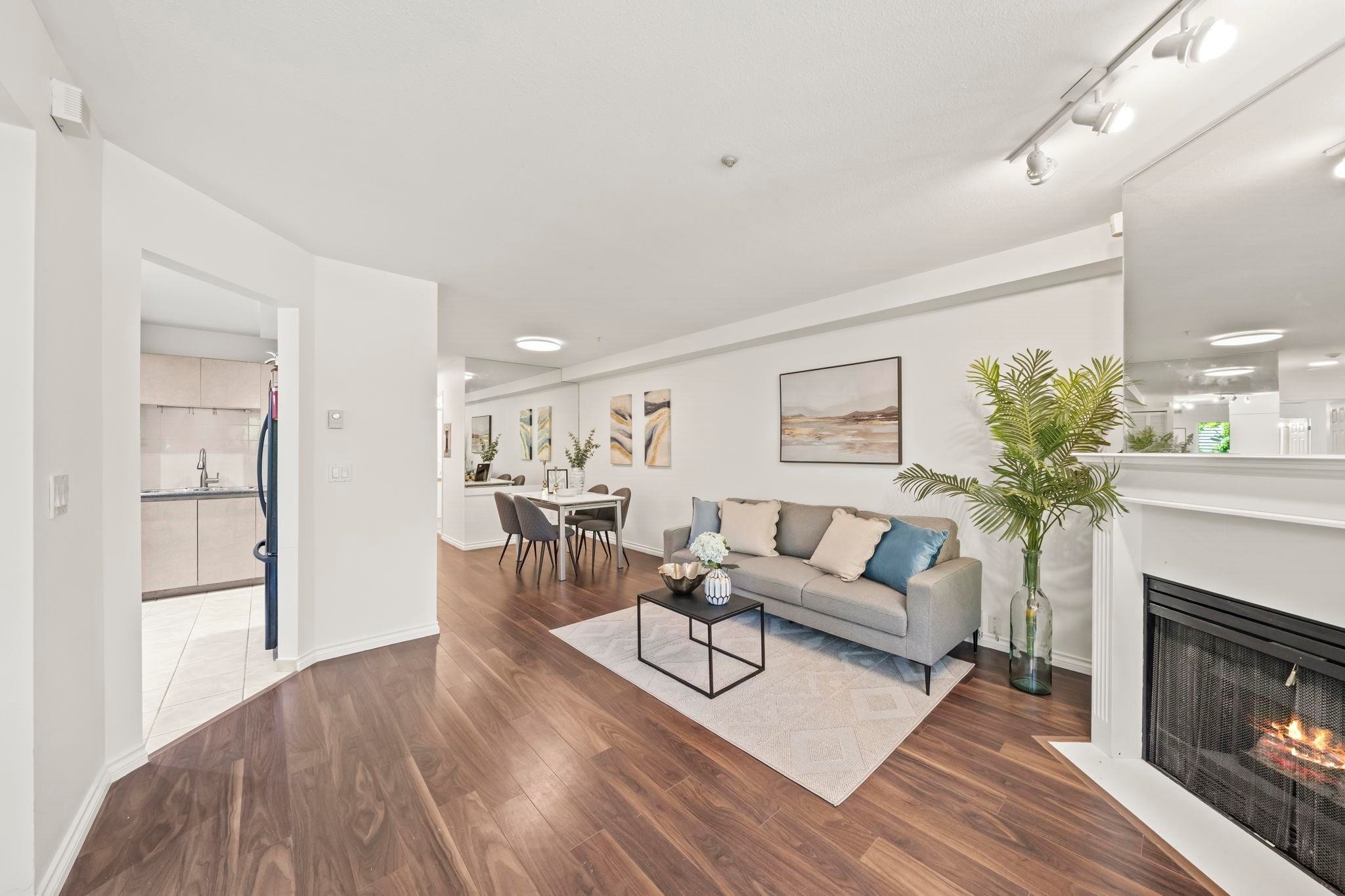 302-1406 73Rd Avenue W, Vancouver, BC