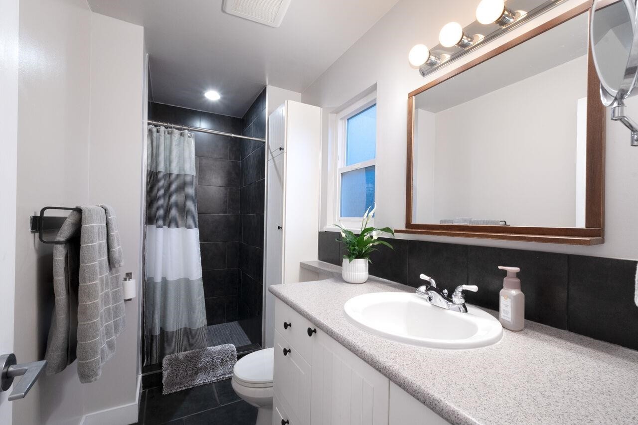 3216 Savary Avenue, Coquitlam, BC