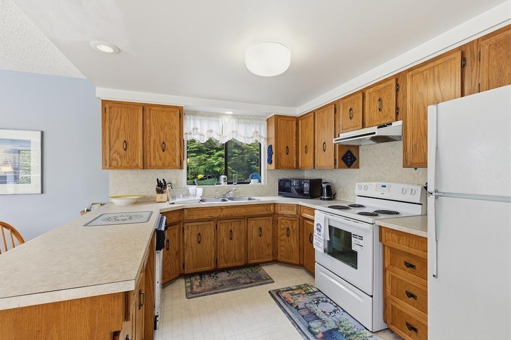 4979 Gonzales Road, Madeira Park, BC