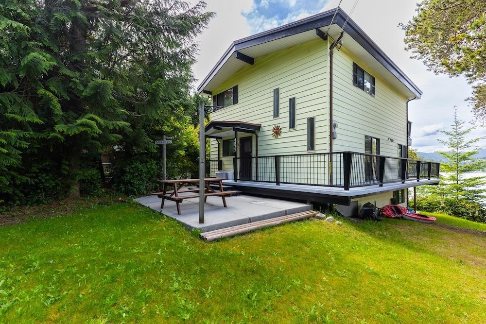 4979 Gonzales Road, Madeira Park, BC
