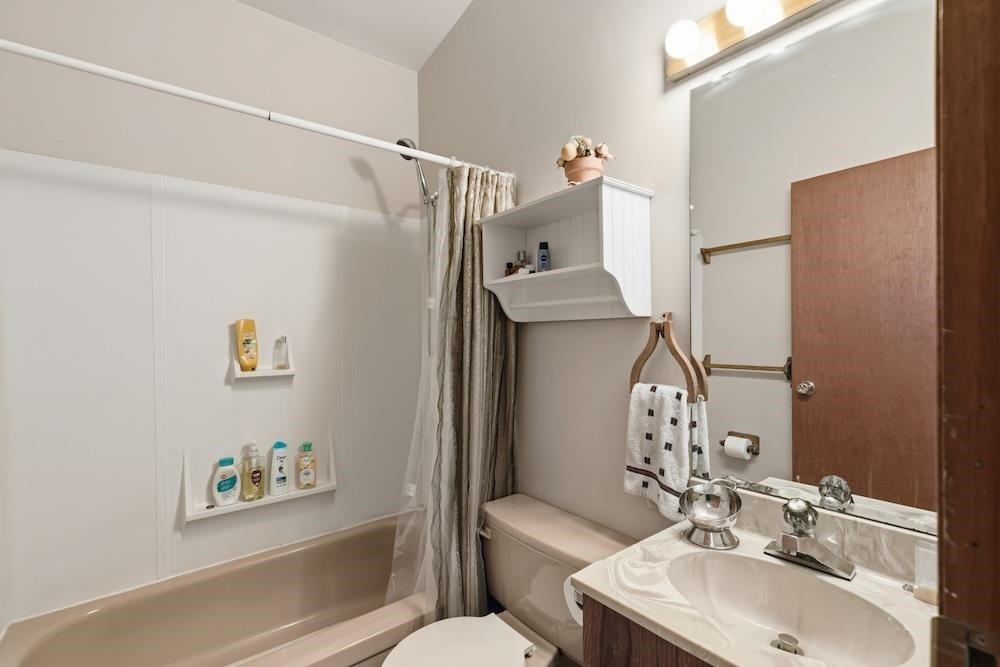 4979 Gonzales Road, Madeira Park, BC