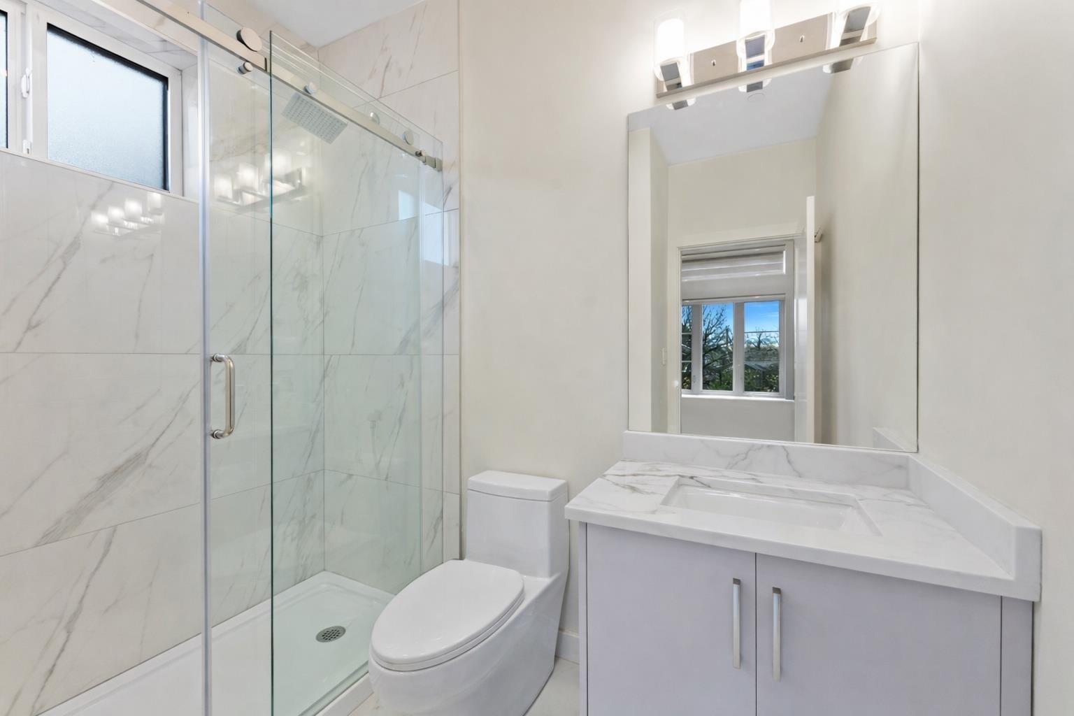2719 46Th Avenue E, Vancouver, BC