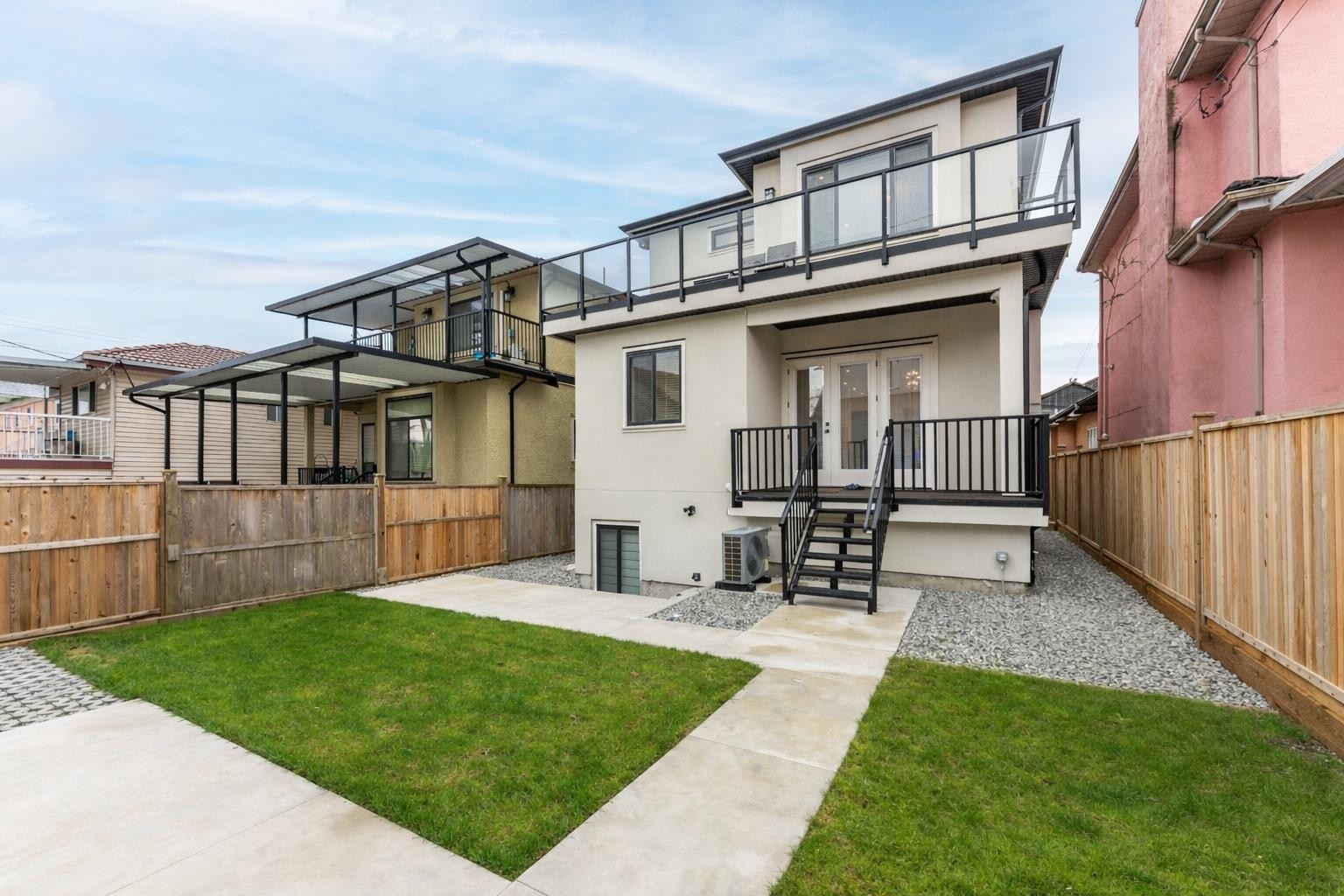 2719 46Th Avenue E, Vancouver, BC