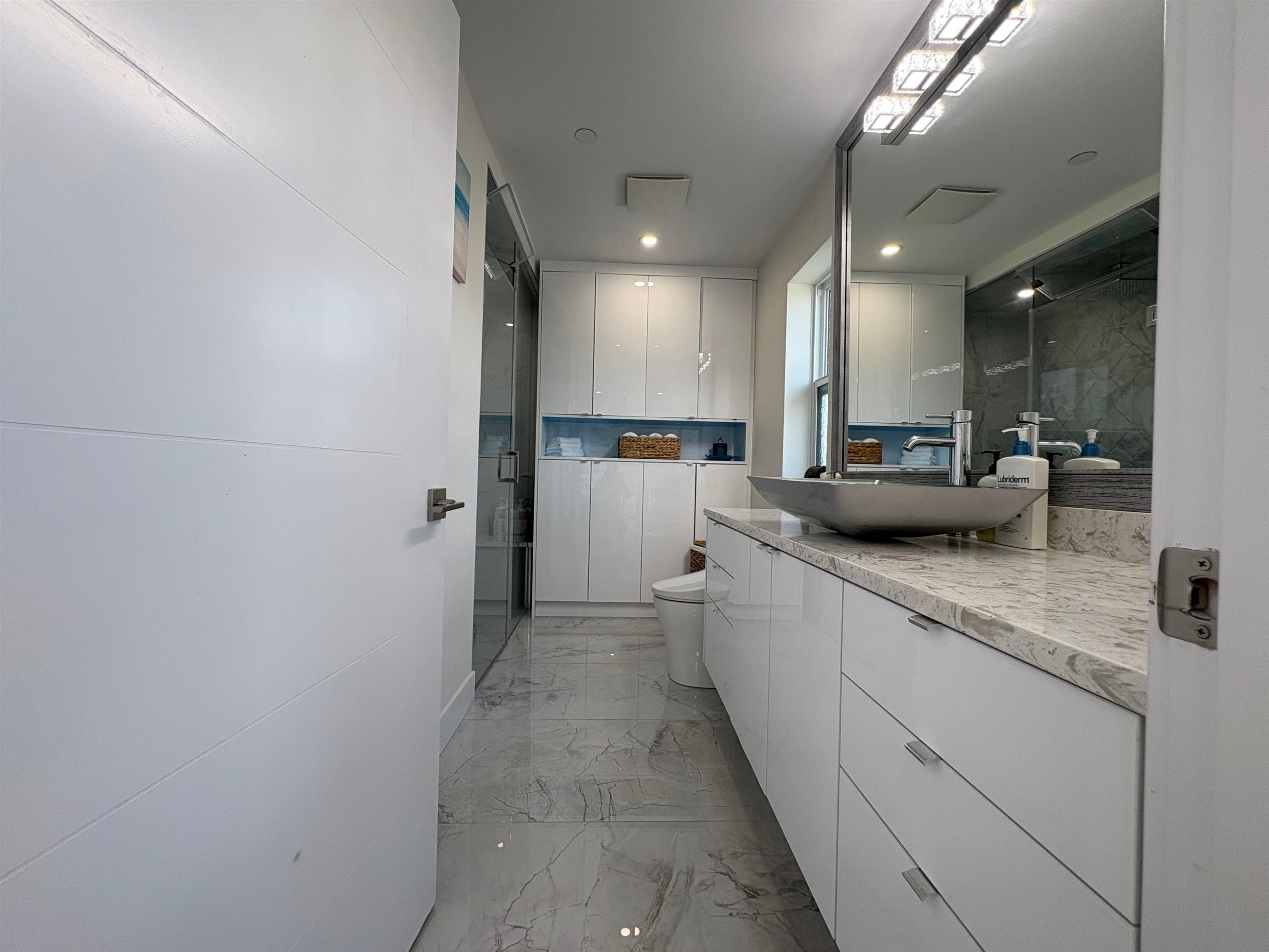 759 57Th Avenue E, Vancouver, BC